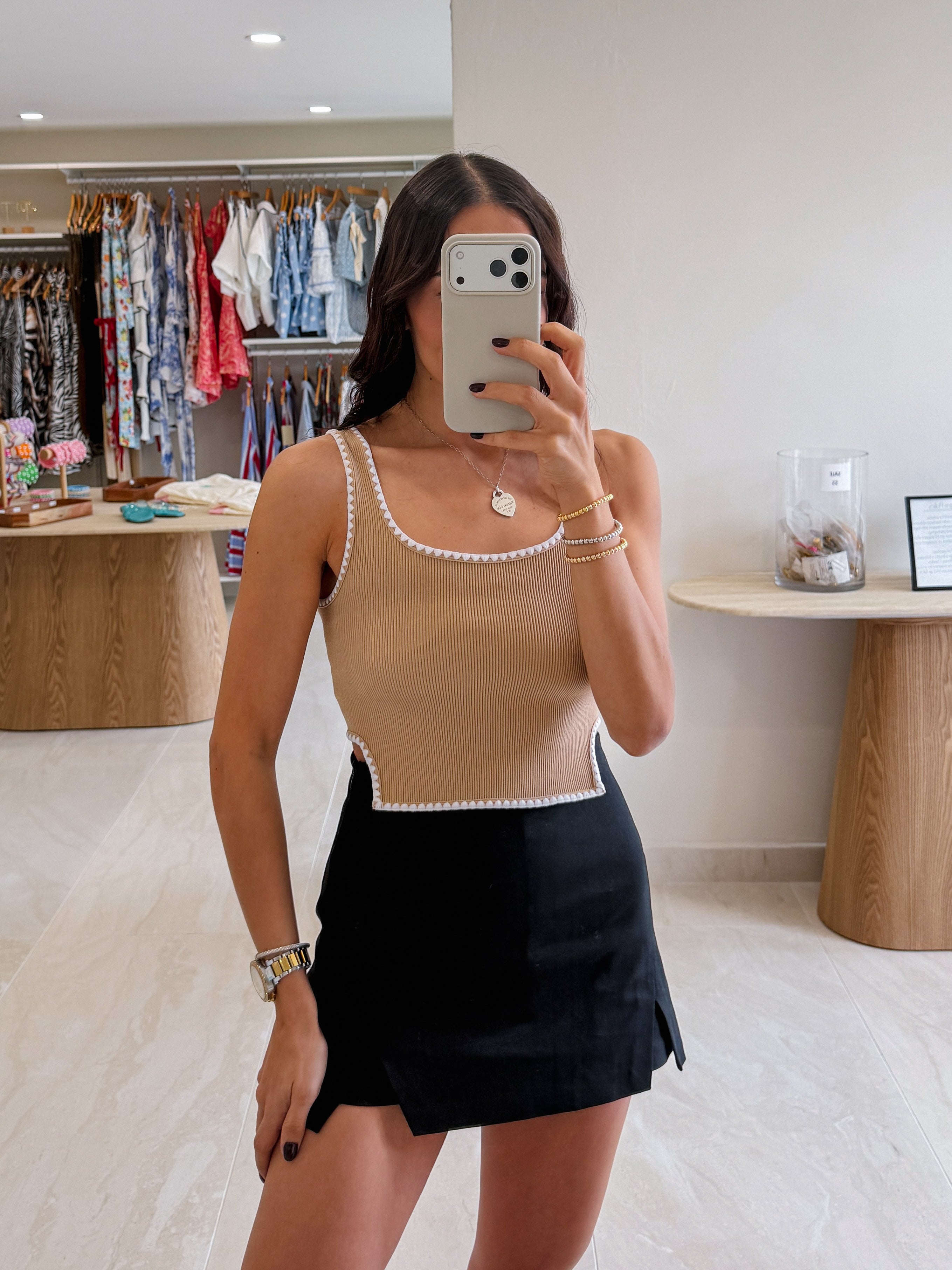 RIBBED EMBROIDERY DETAIL SEAMLESS TANK TOP
