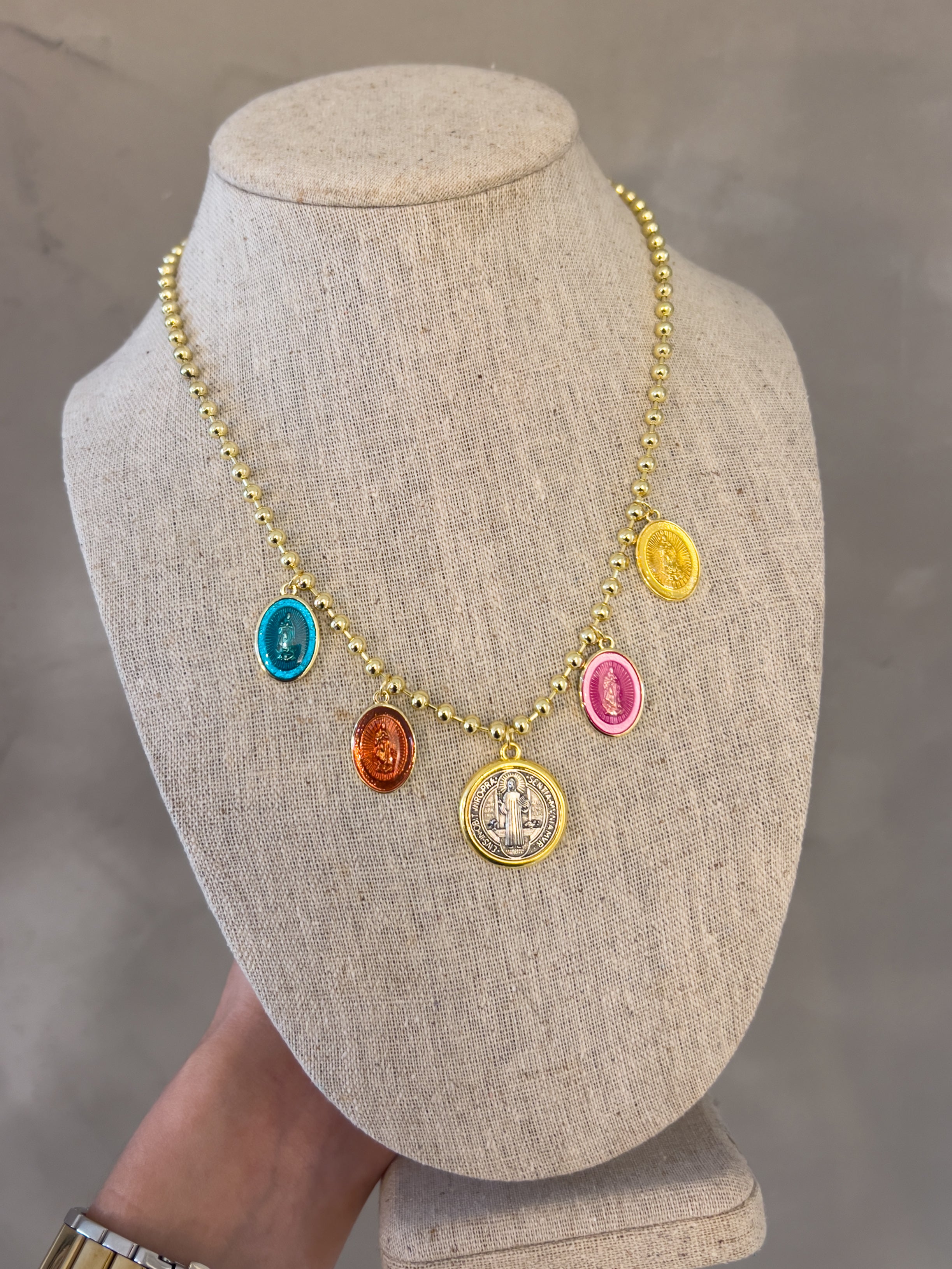 SAN BENITO COLORFUL OVAL MEDALLION NECKLACE