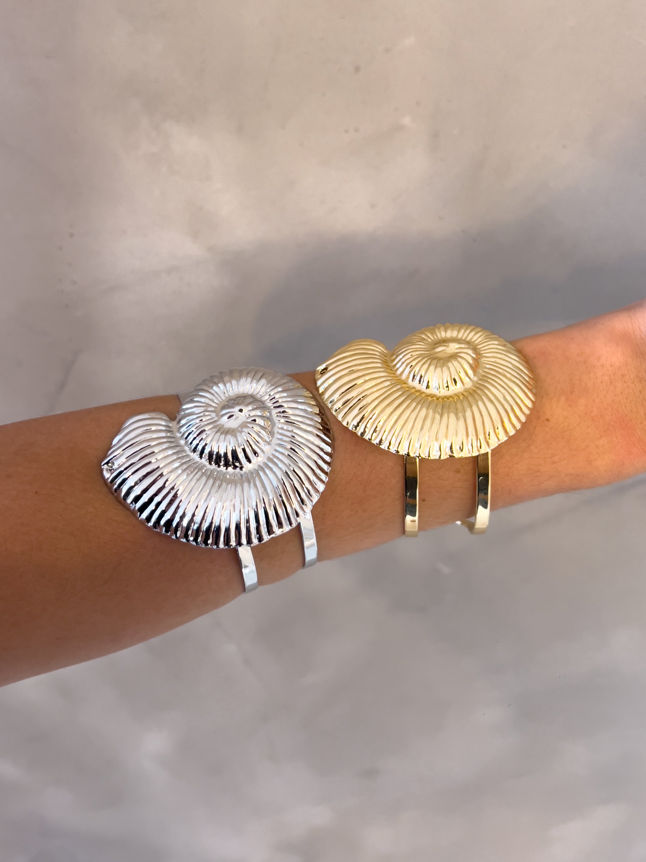 SEA SHELL CUFF