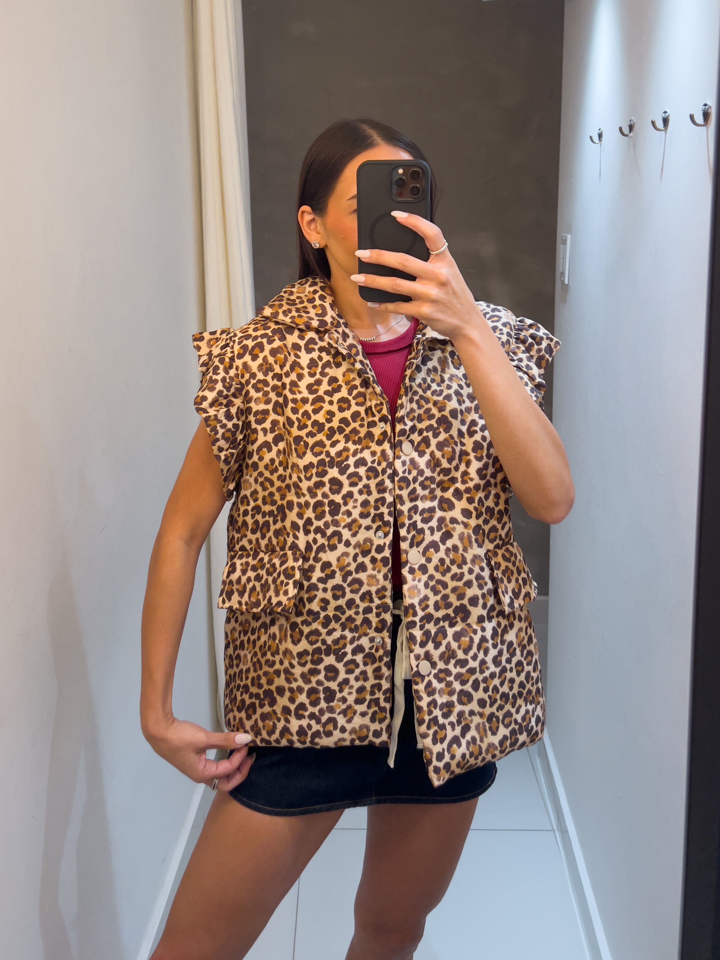 VICTORIA PUFFER VEST IN LEOPARD