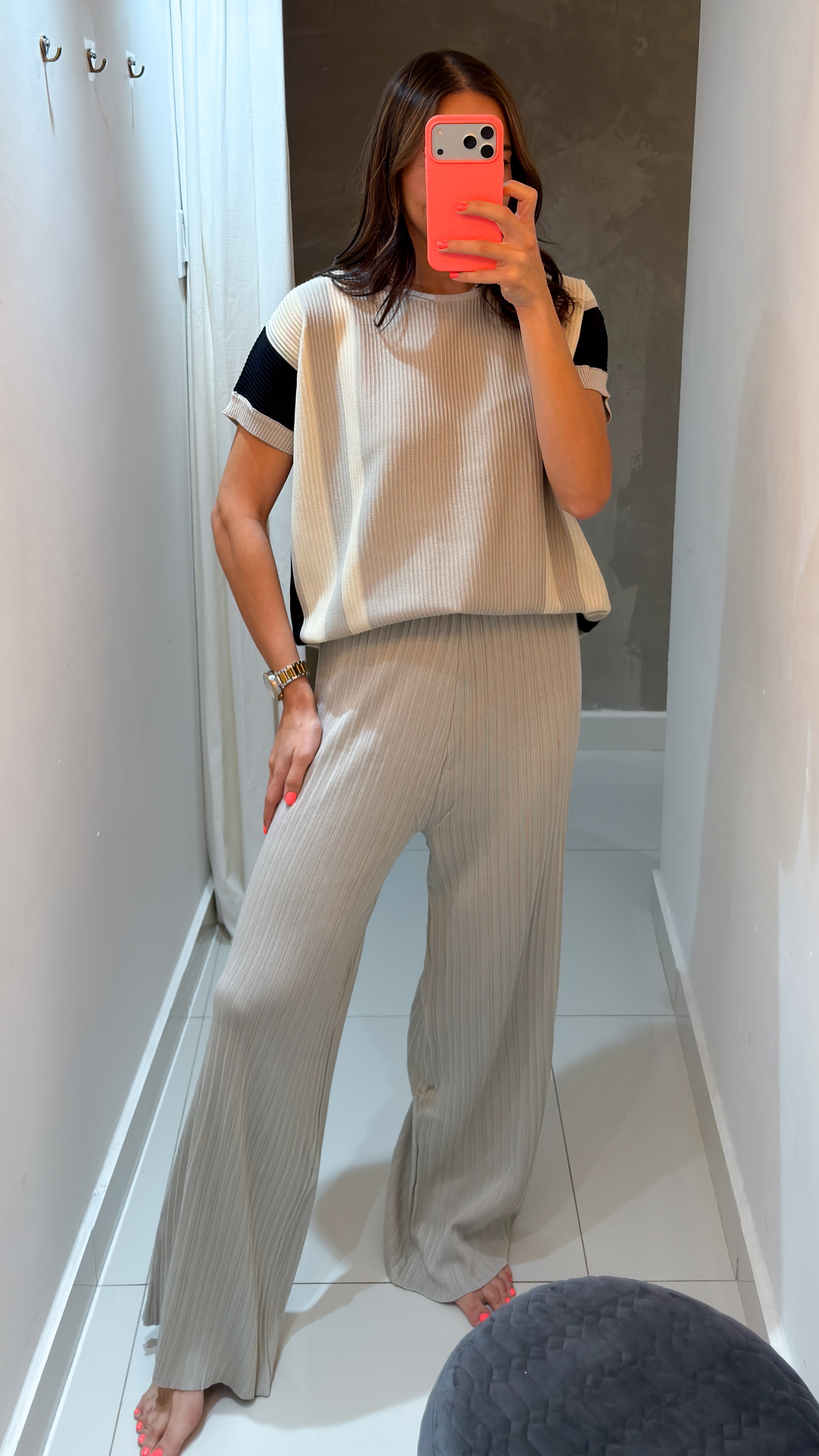 INDHIRA TRAVEL SET IN GREY