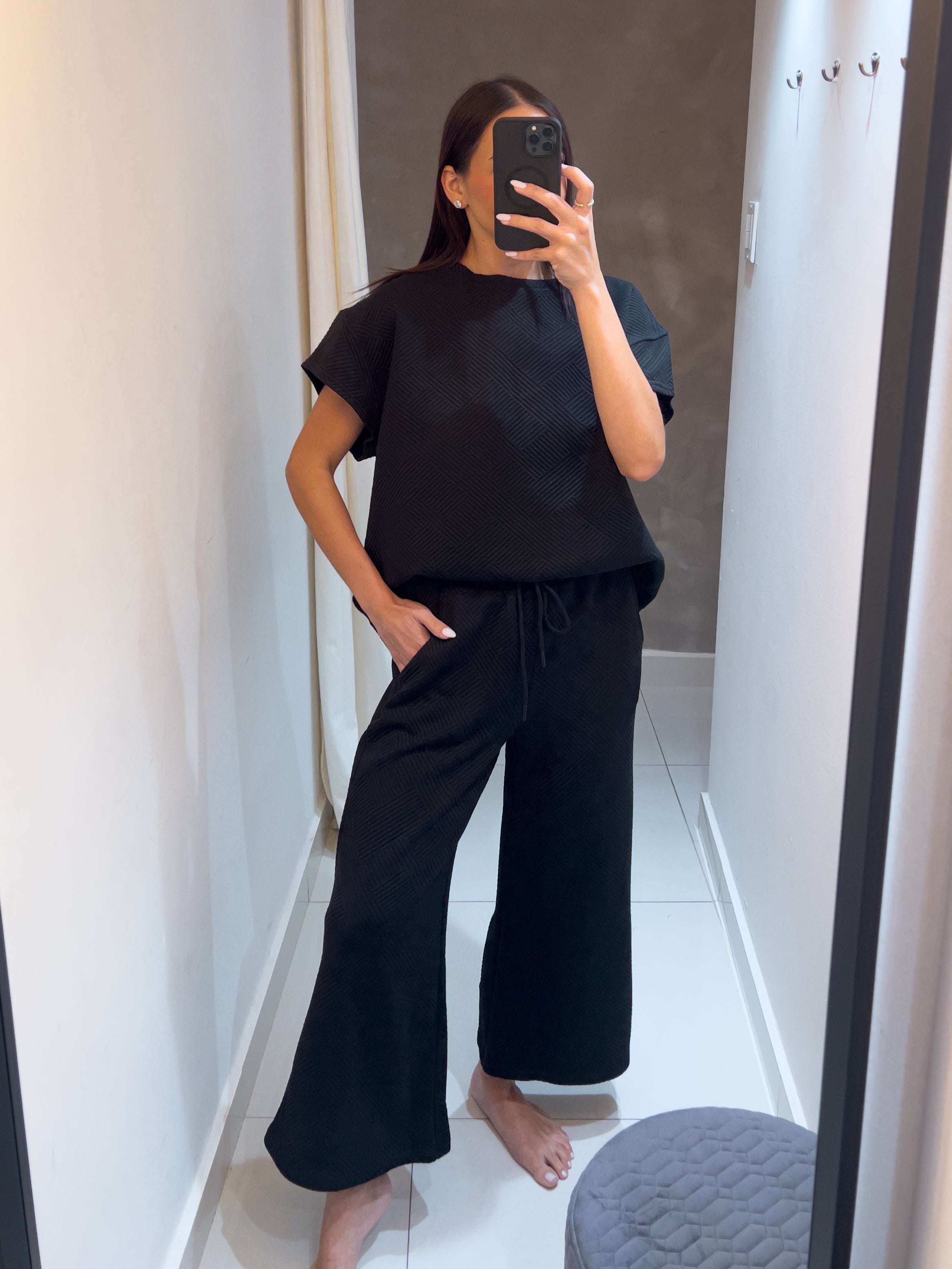 PAOLA BLACK TEXTURED TRAVEL SET