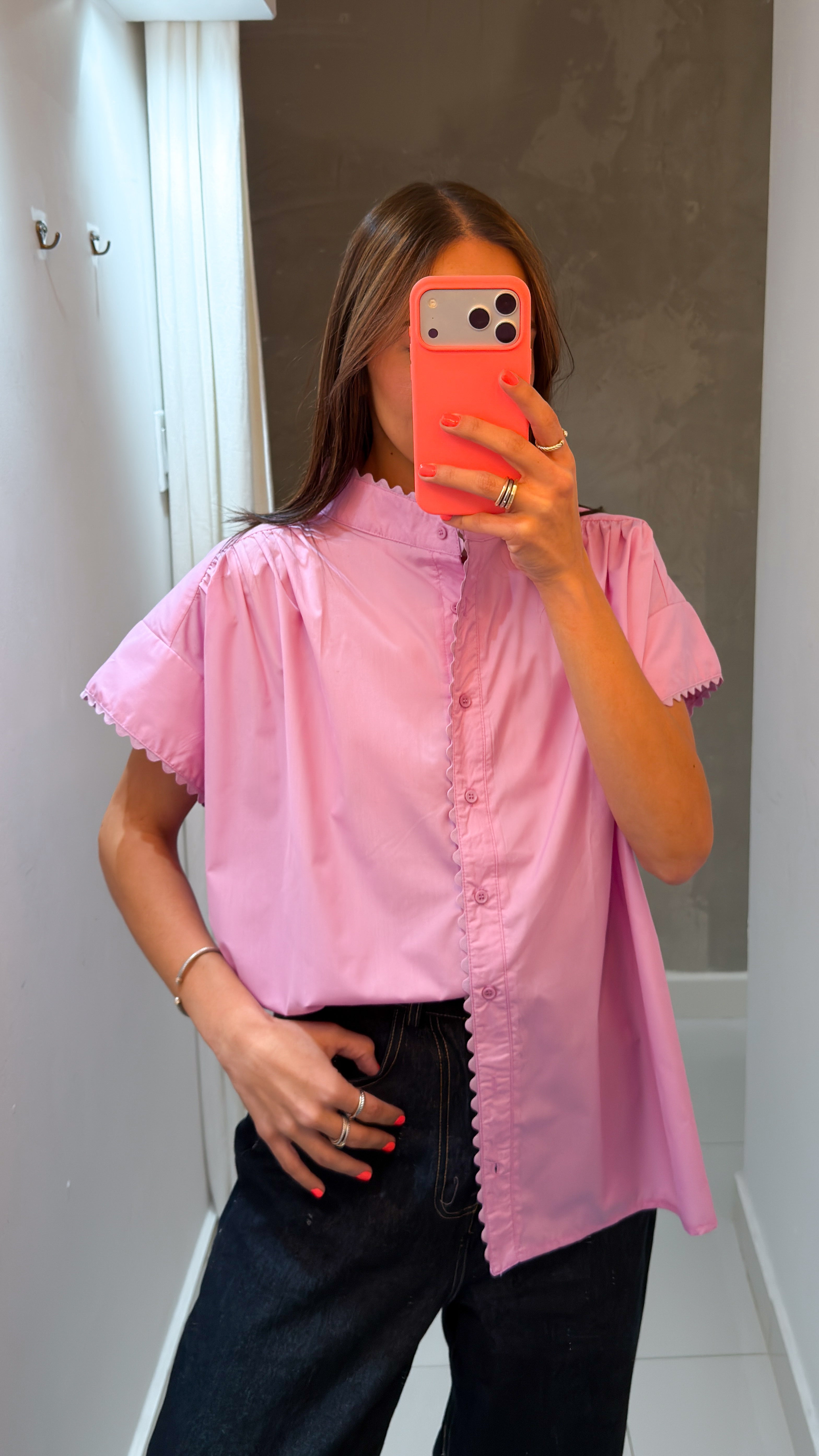 SARAHI SCALLOPED BLOUSE IN PINK