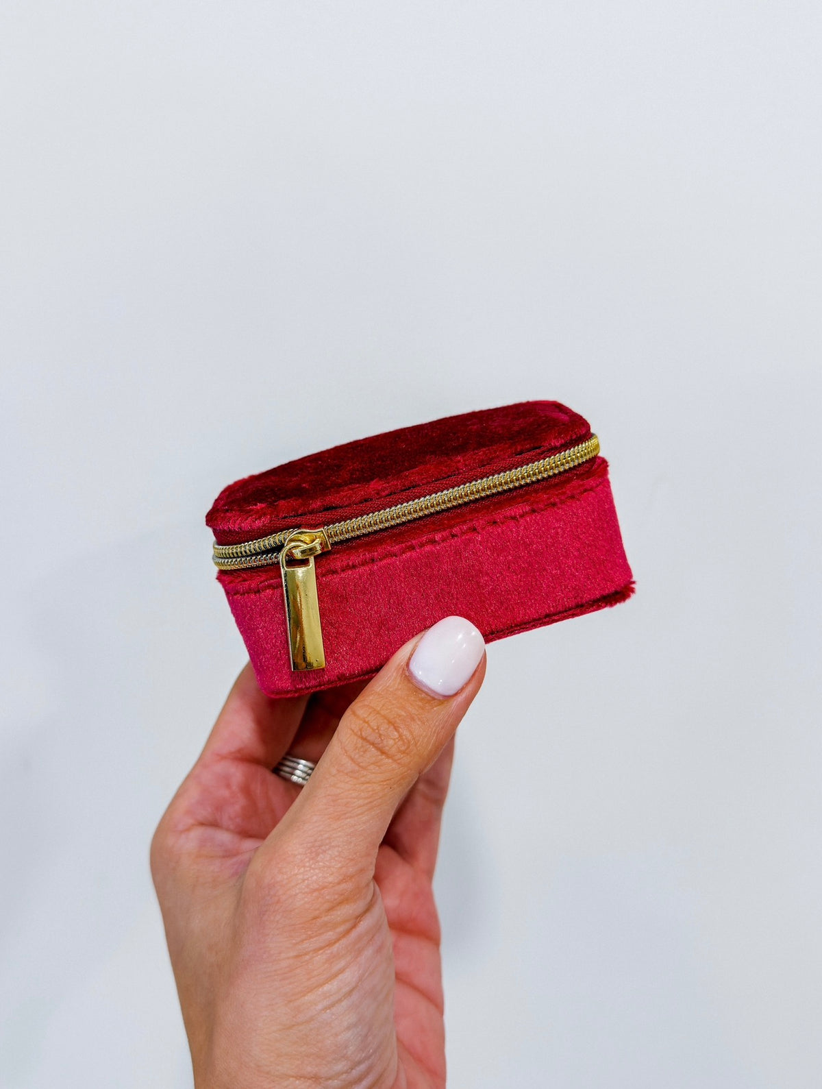 ANAHI VELVET JEWELRY BOX