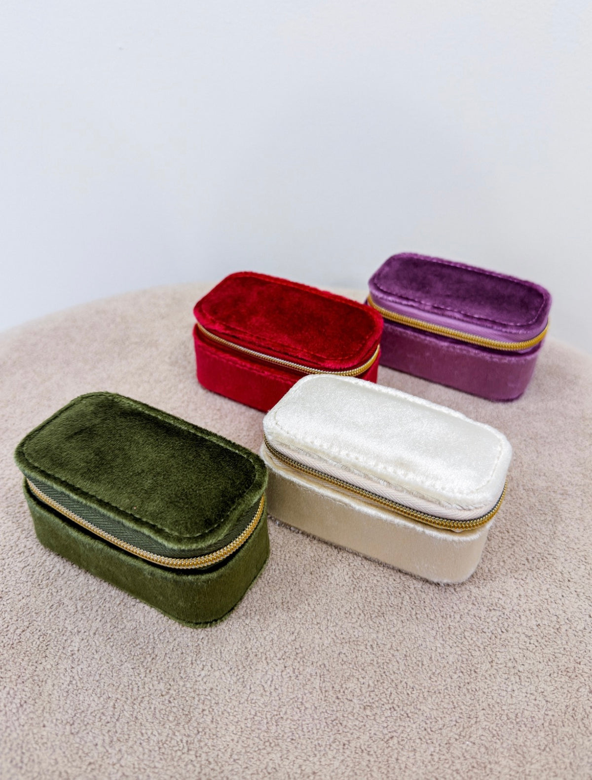 ANAHI VELVET JEWELRY BOX