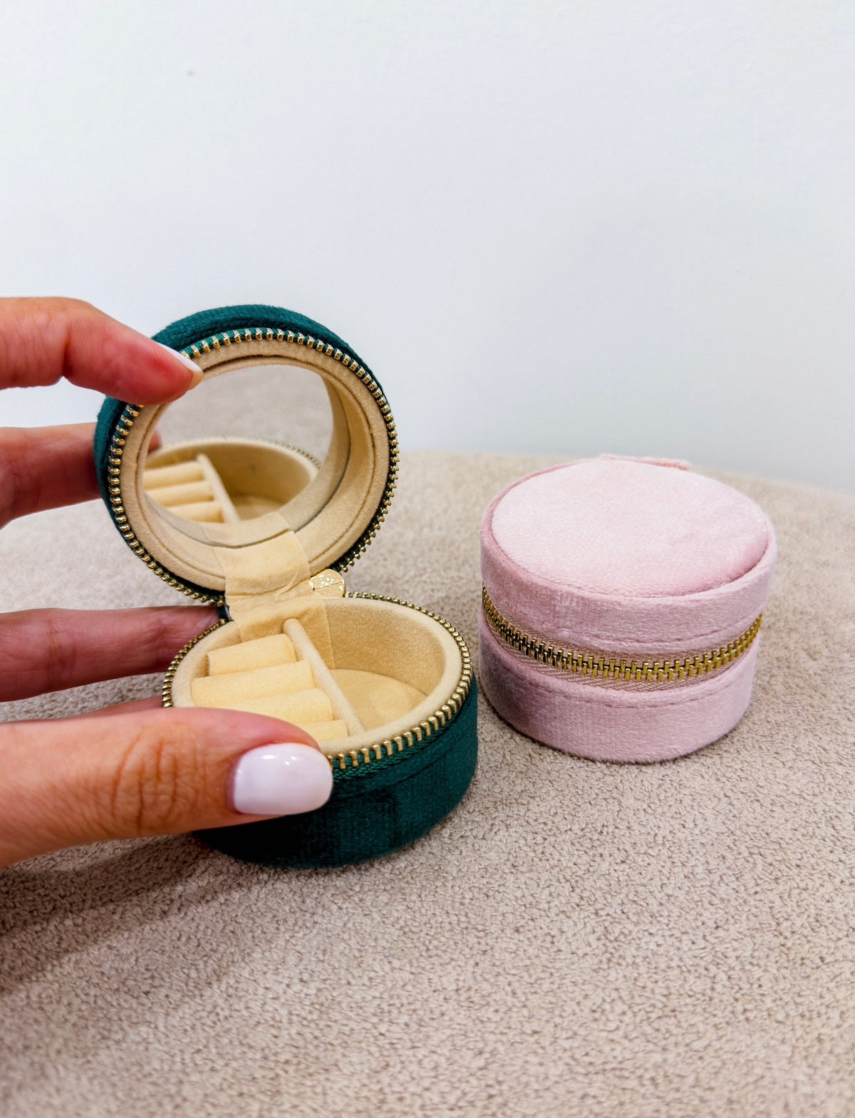 ALINA VELVET CIRCLE JEWELRY BOX