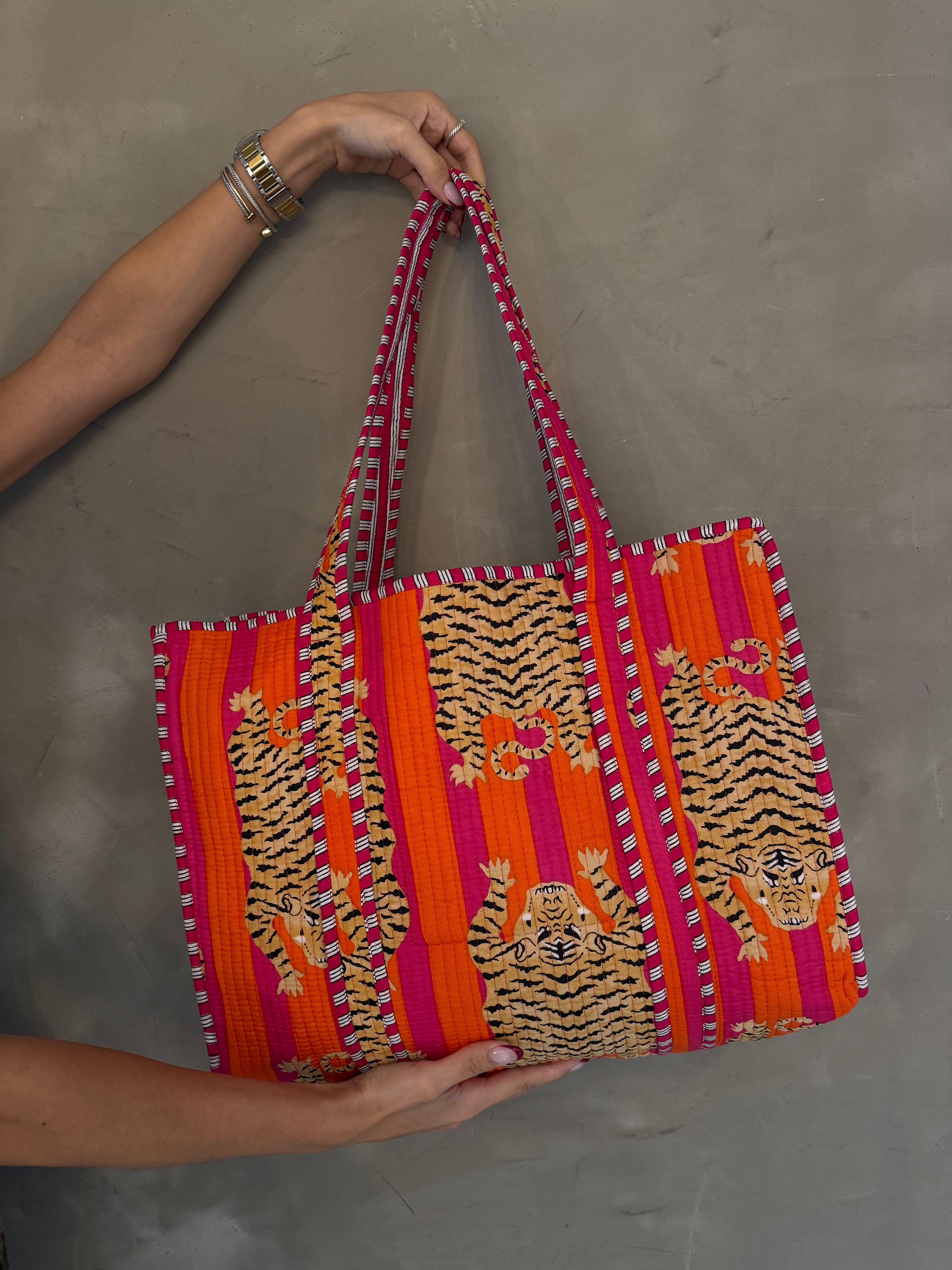 ORANGE TIGER QUILTED TOTE BAG