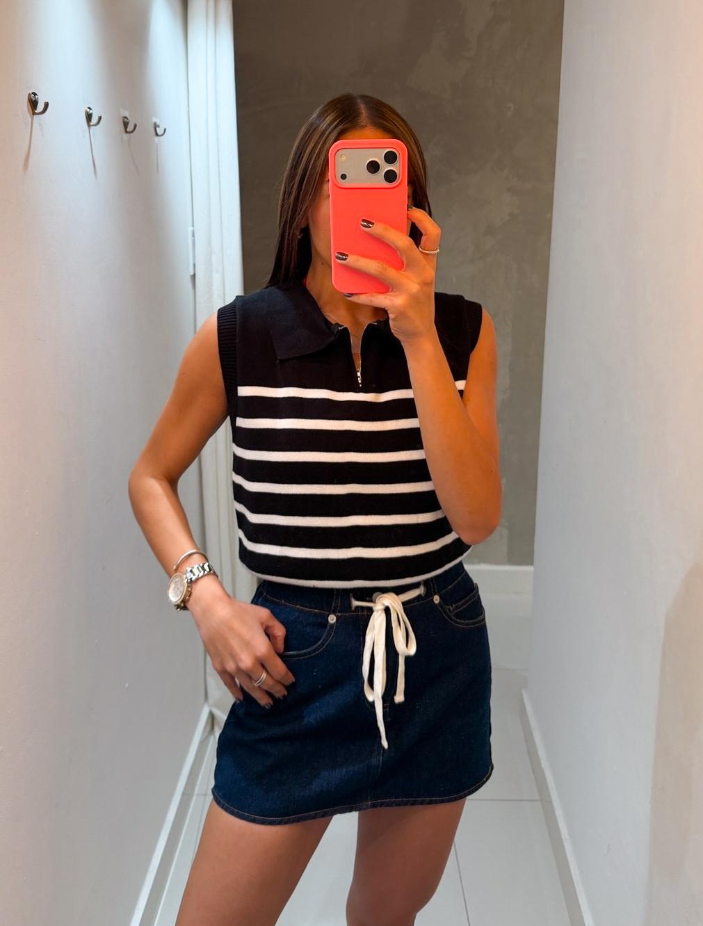 FARAH STRIPED VEST IN BLACK