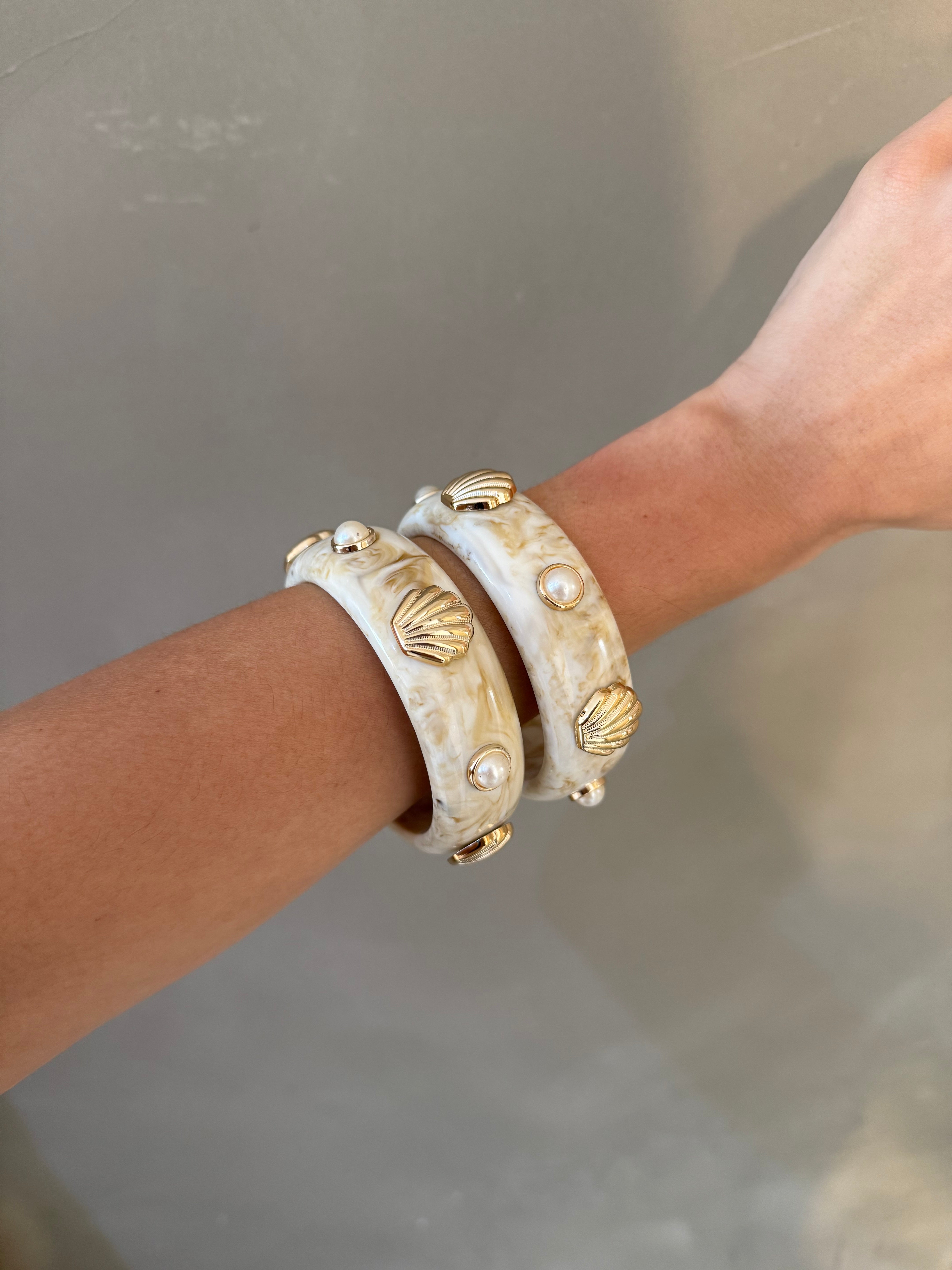SHELLS BANGLES SET