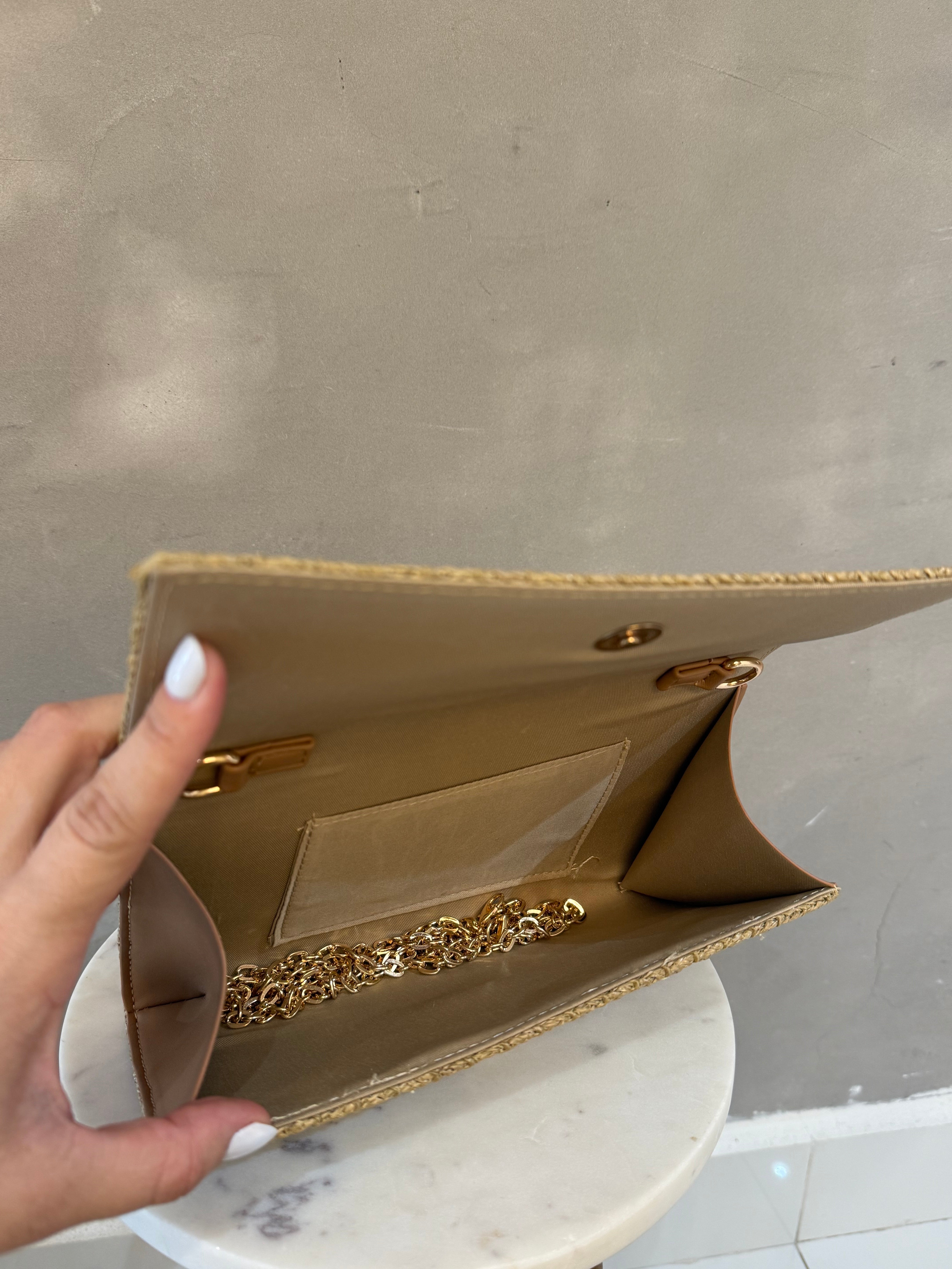 BELLA RAFIA CLUTCH