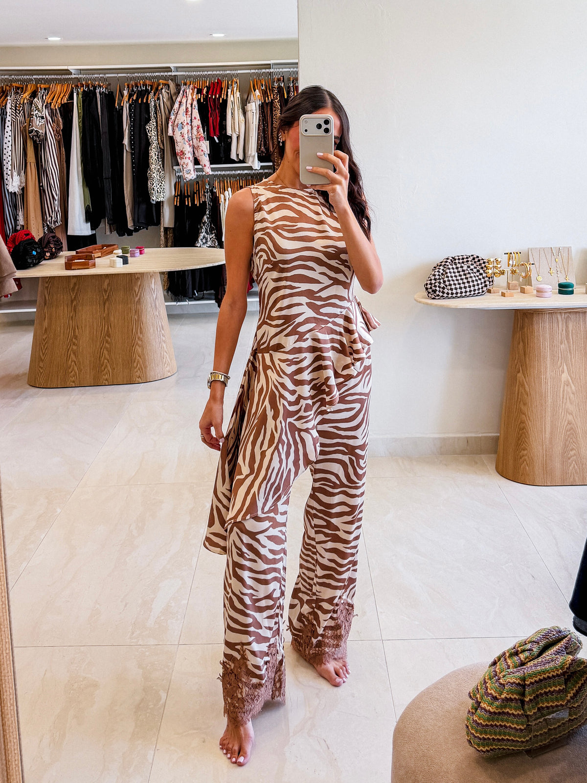 VERO ZEBRA ASYMMETRIC ZEBRA PRINT PANTS SET