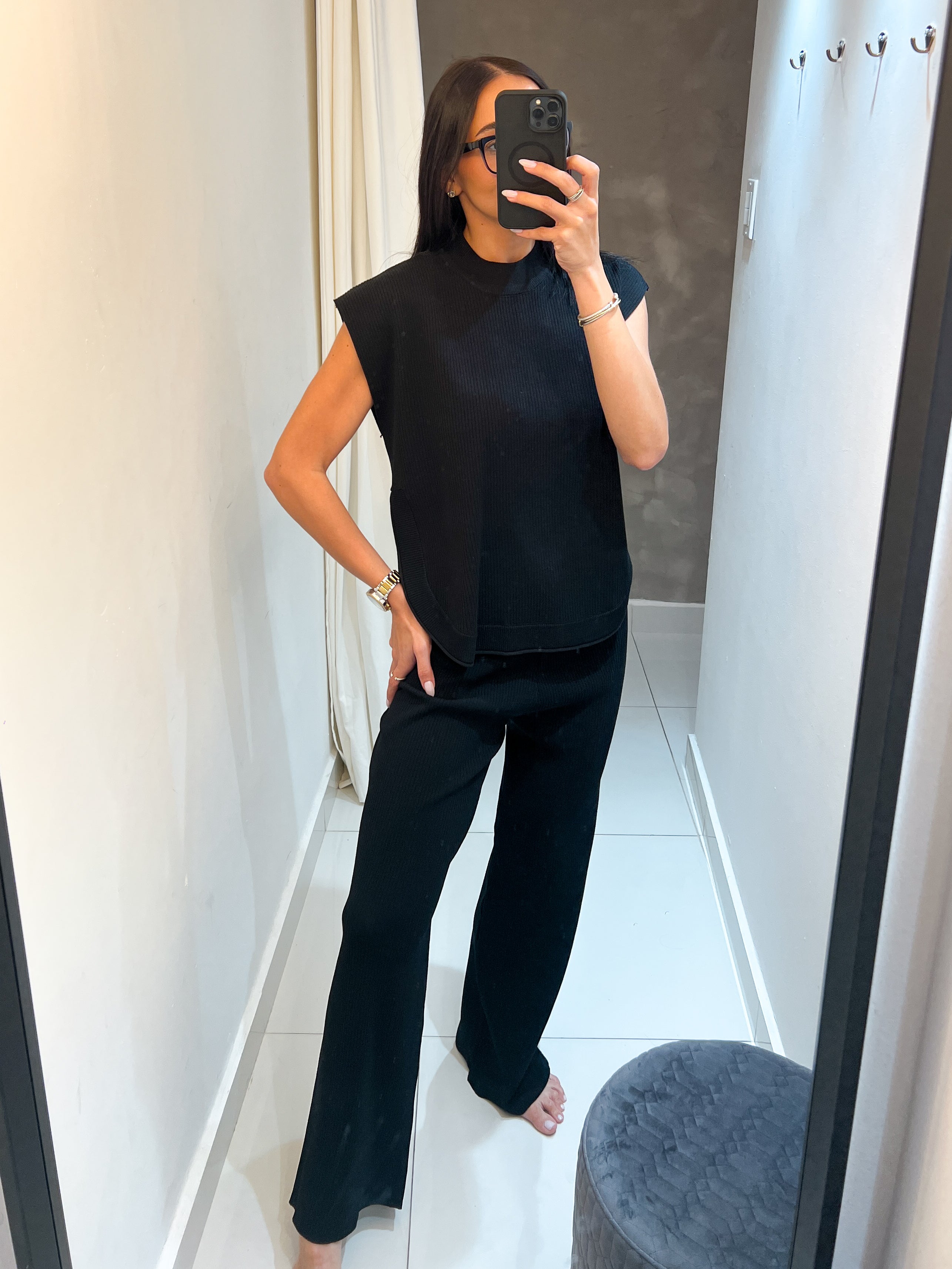 ARI BLACK TRAVEL SET