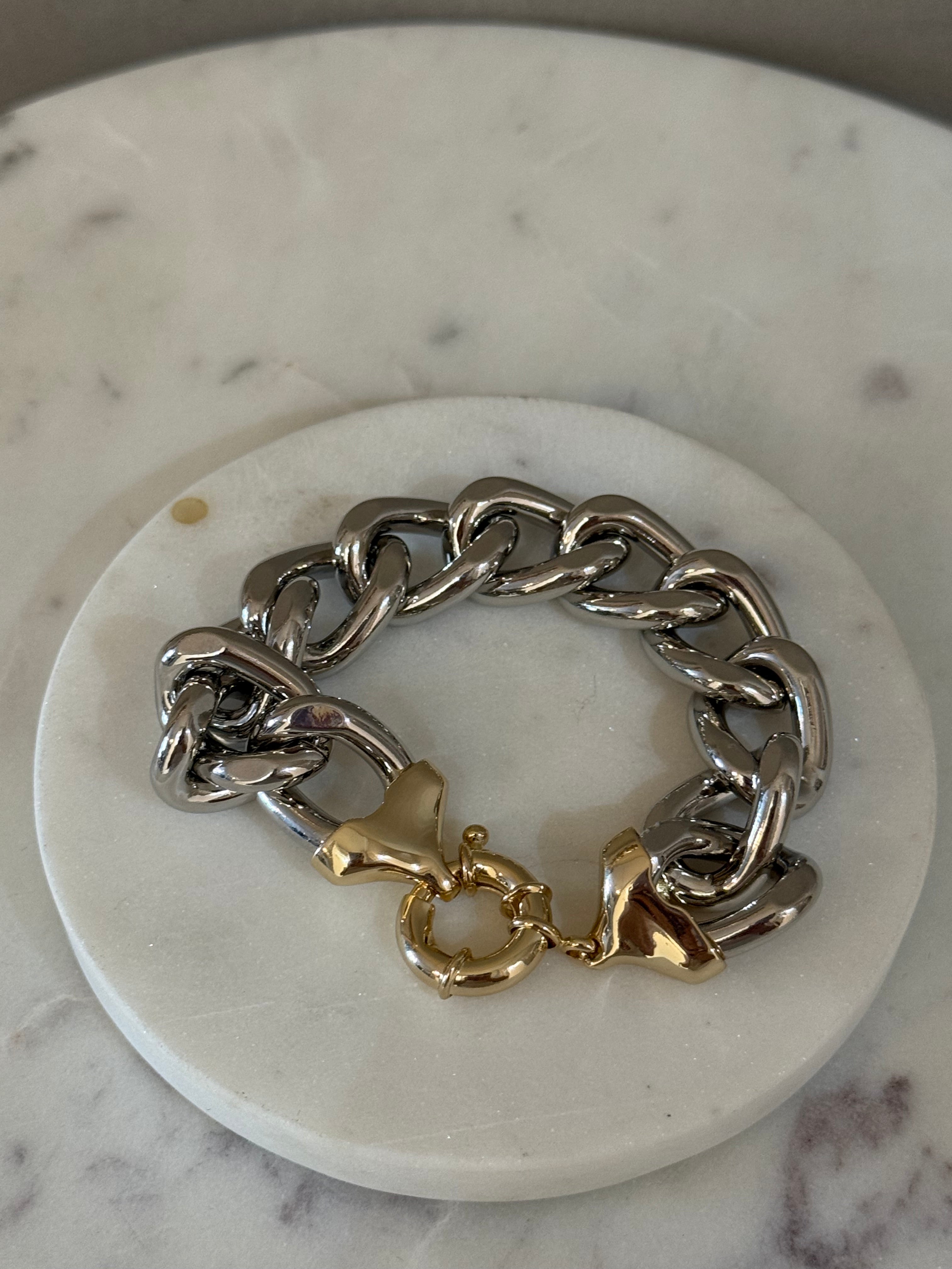 OLIVE CHAIN BRACELET
