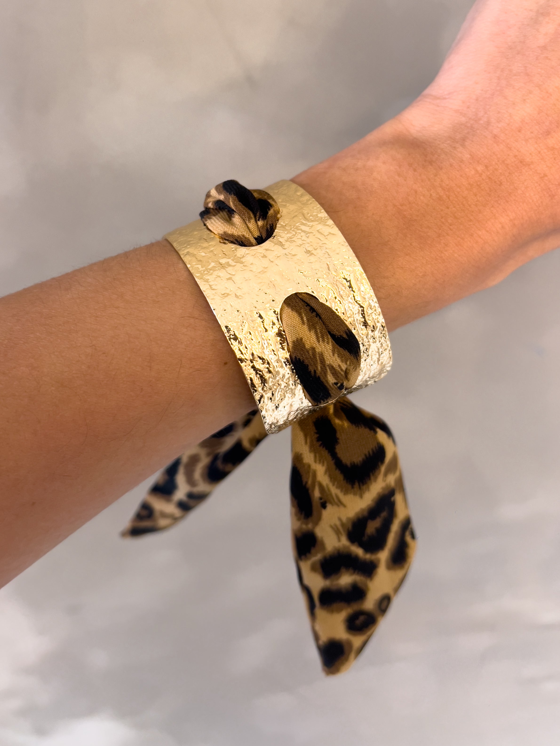 AMY ANIMAL PRINT WRAP CUFF