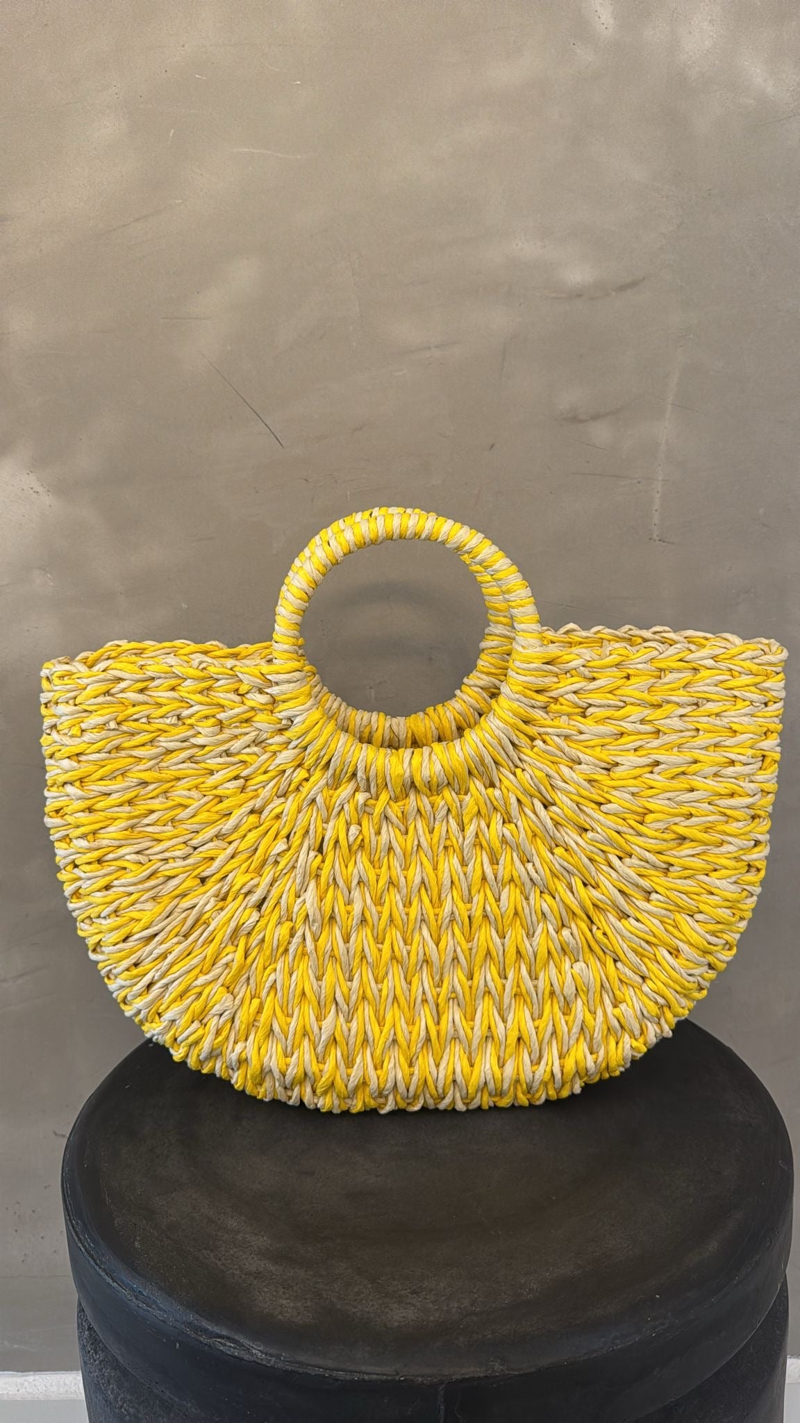 SANDRA WEAVE ROUND STRAW BAG