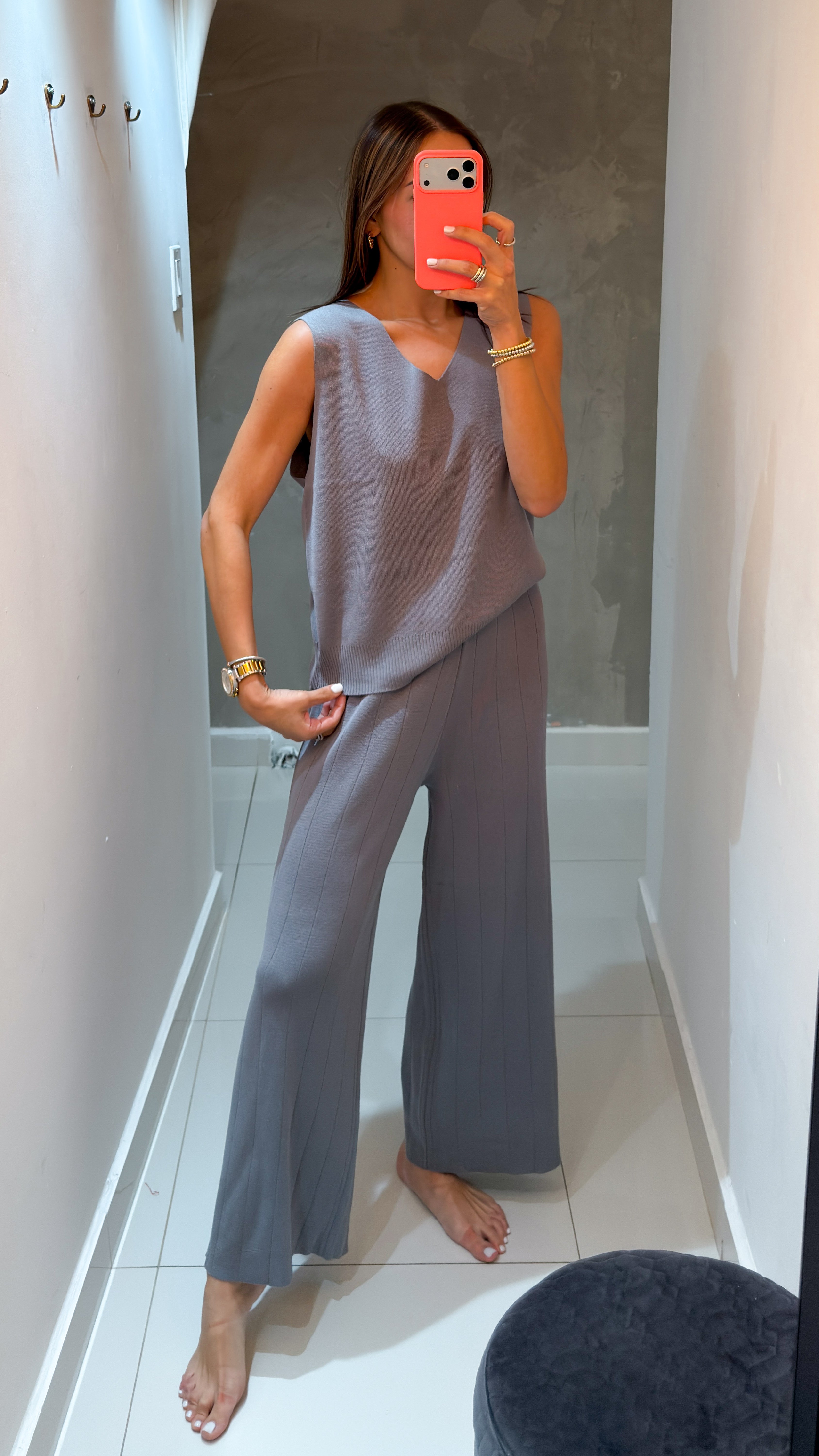 LEYLA TRAVEL SET IN CHARCOAL