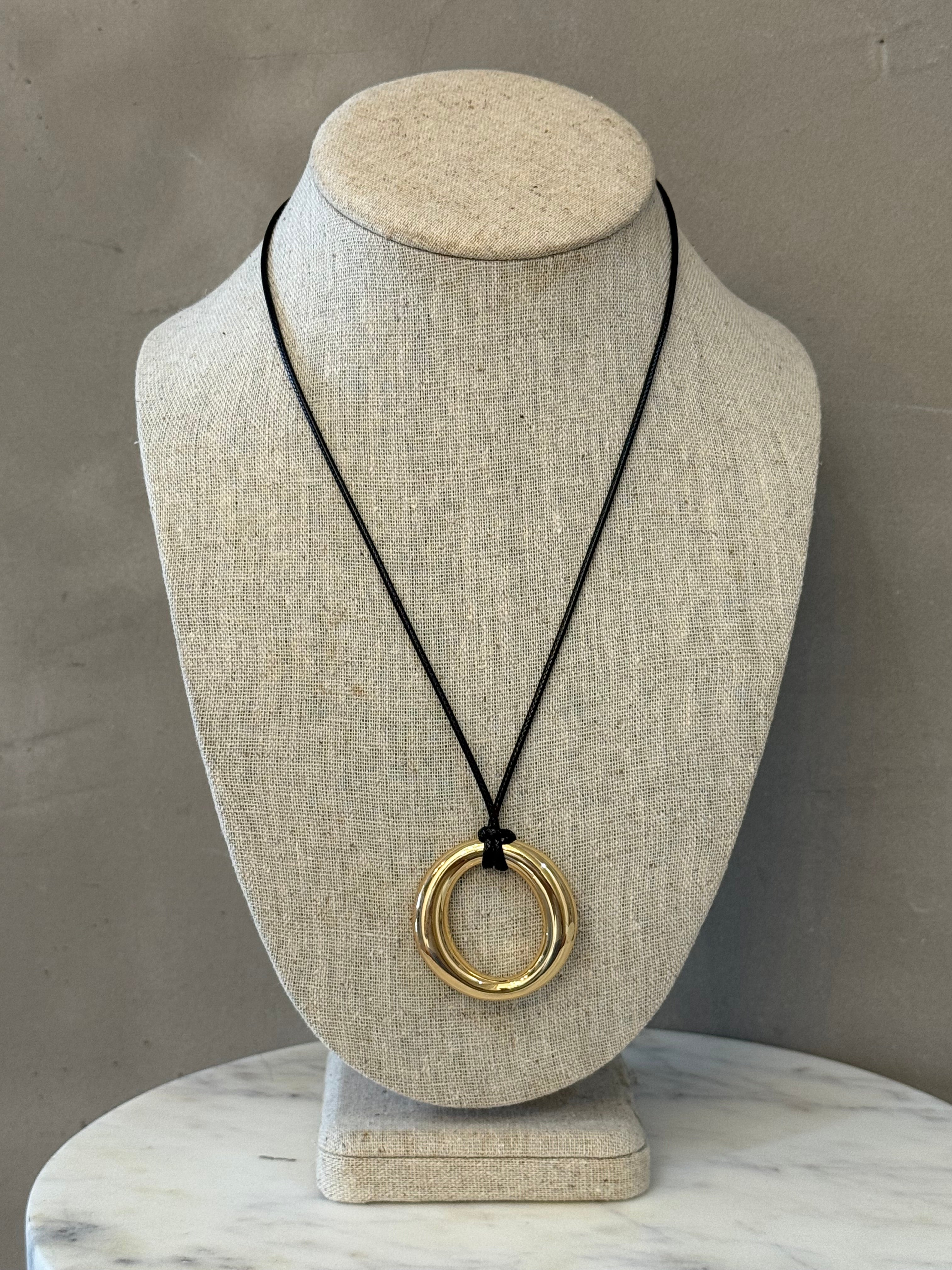 MIA NECKLACE