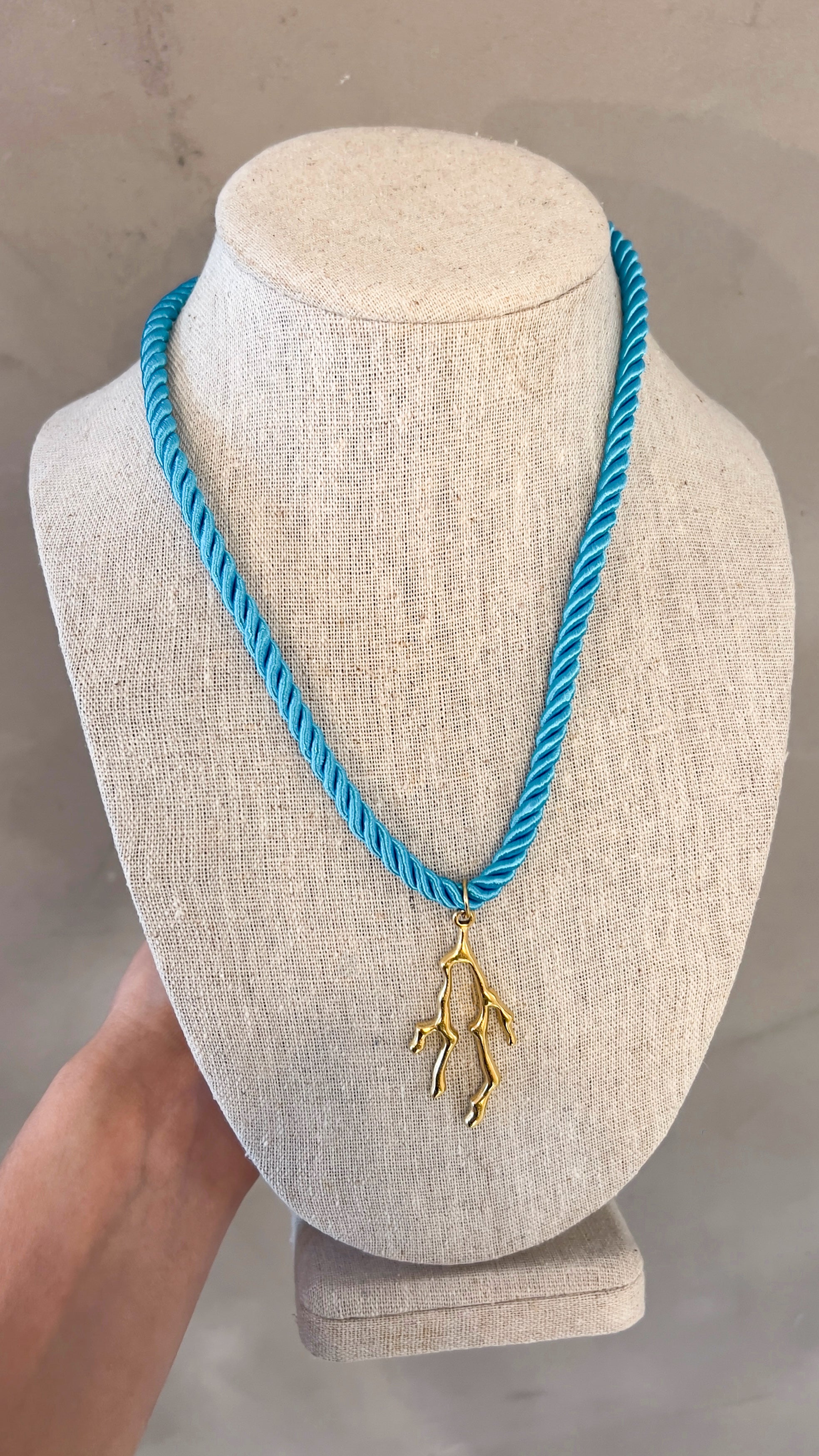 CORAL NEON BLUE NECKLACE