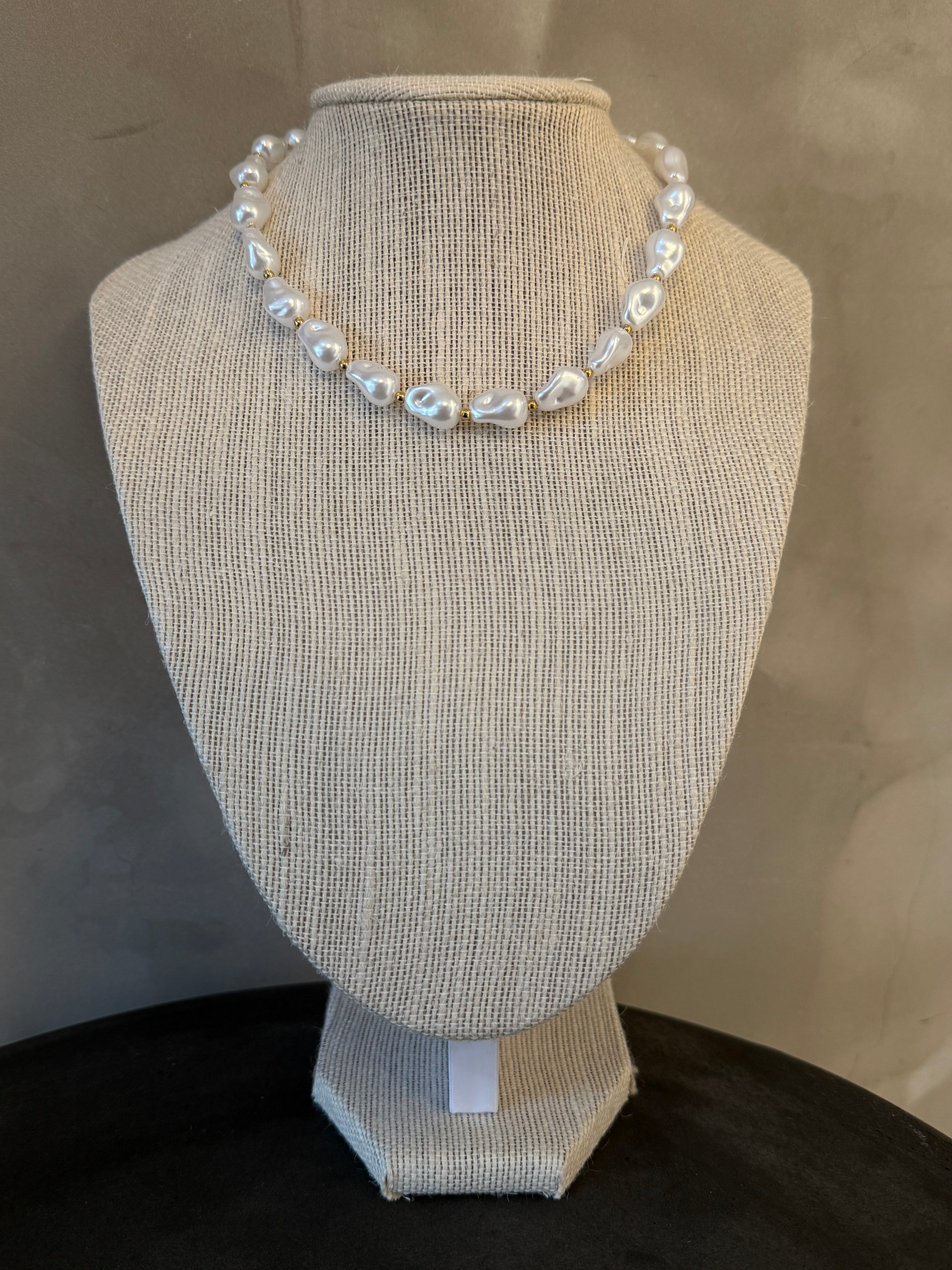 JULIA PEARL NECKLACE