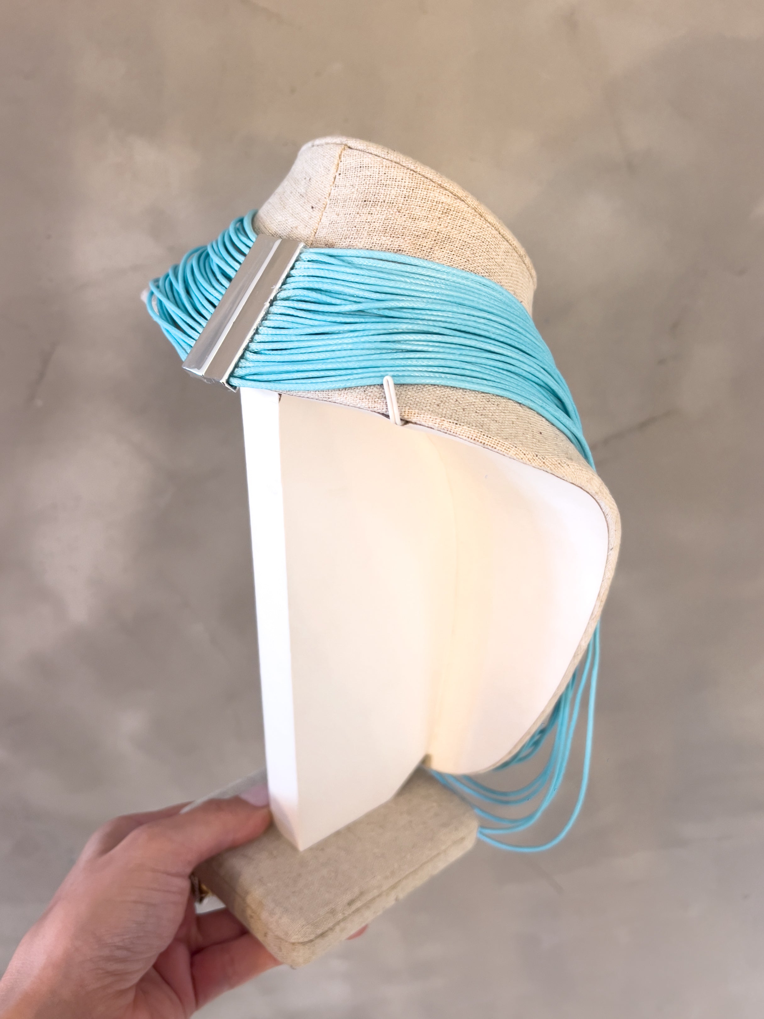 ANAHI STRING NECKLACE IN BABY BLUE
