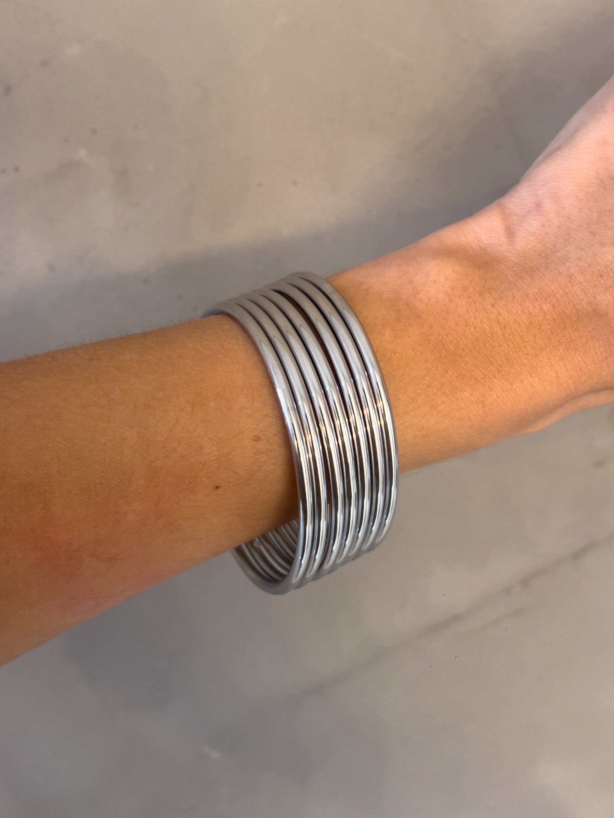 NATALIA SMALL WRIST BANGLES IN SILVER