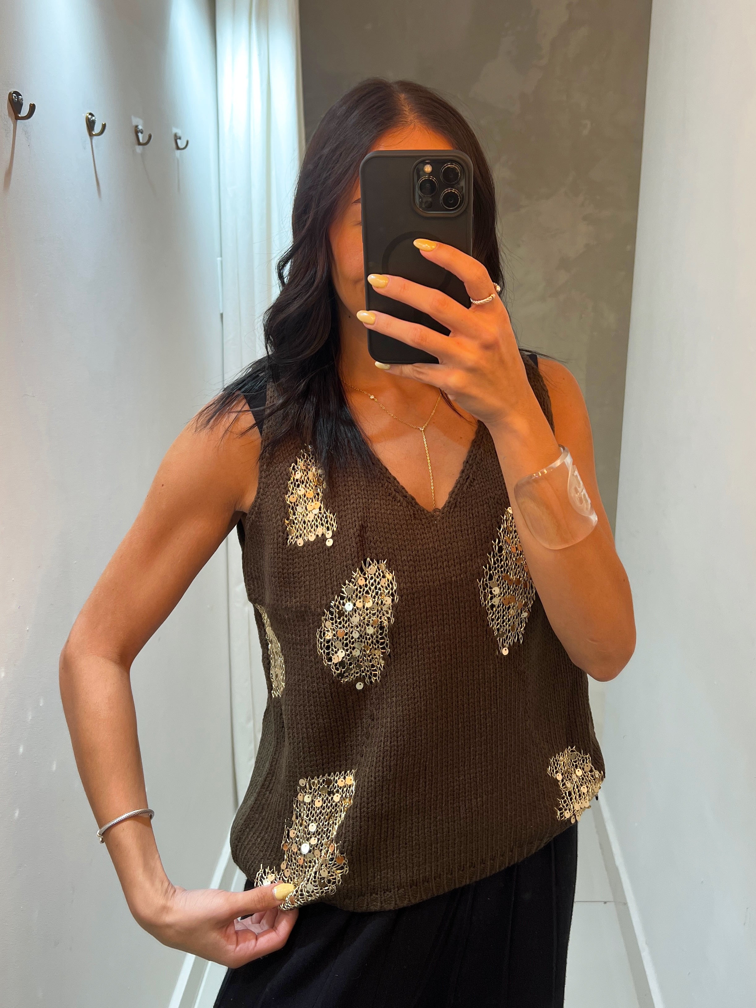 GLORI KNIT SEQUINS TOP IN BROWN