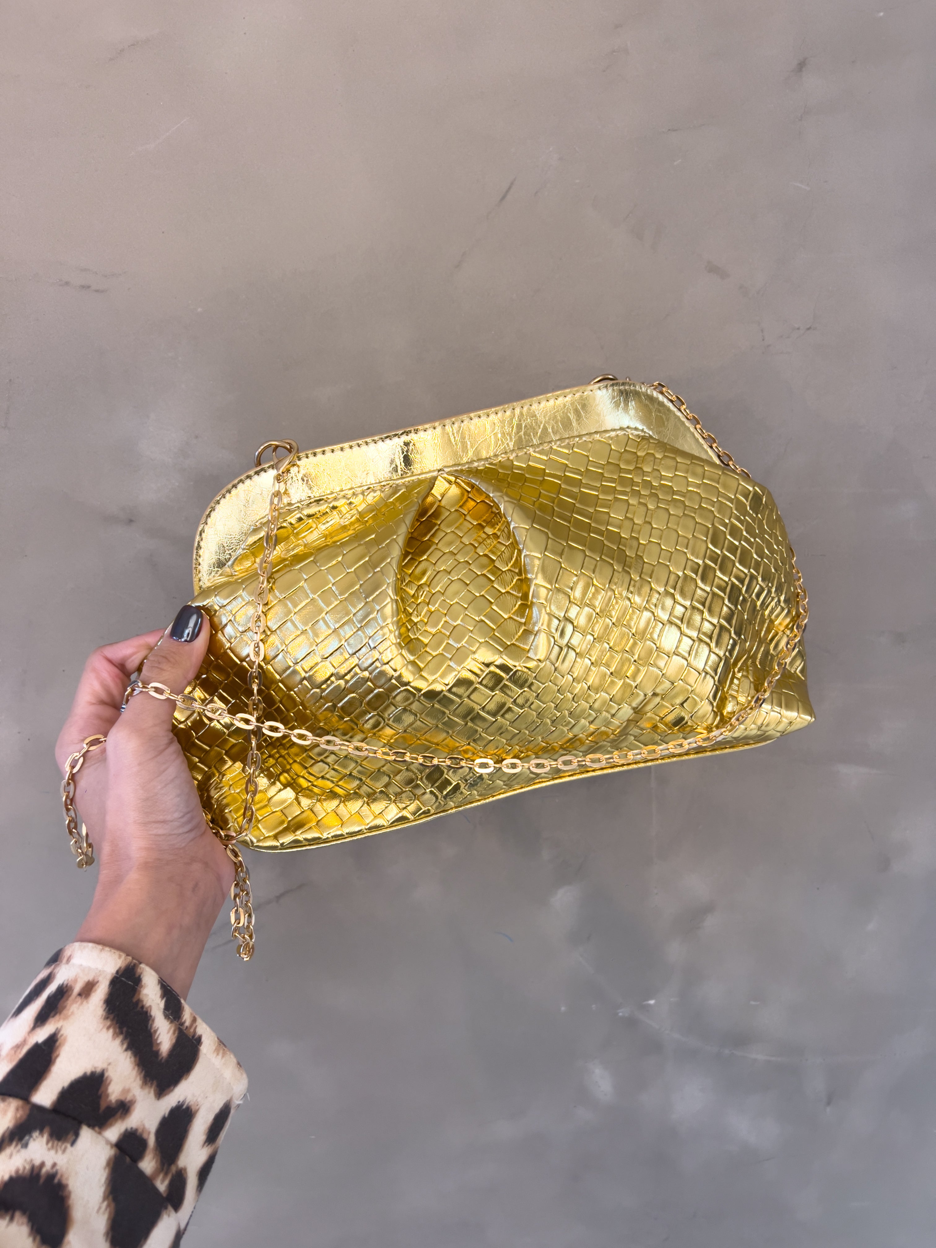 ALICE GOLD DUMPLING BAG
