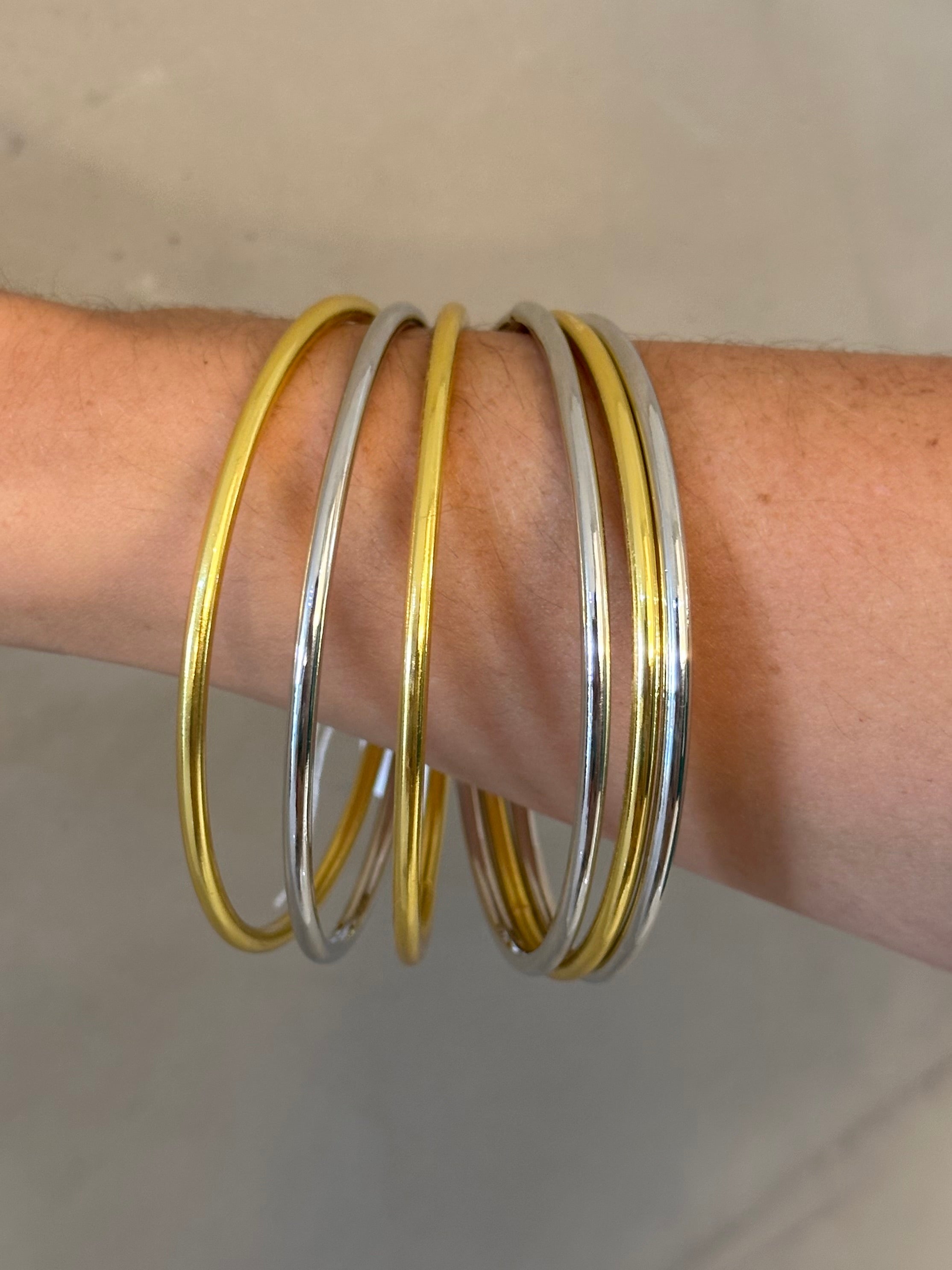 EMILI BANGLES