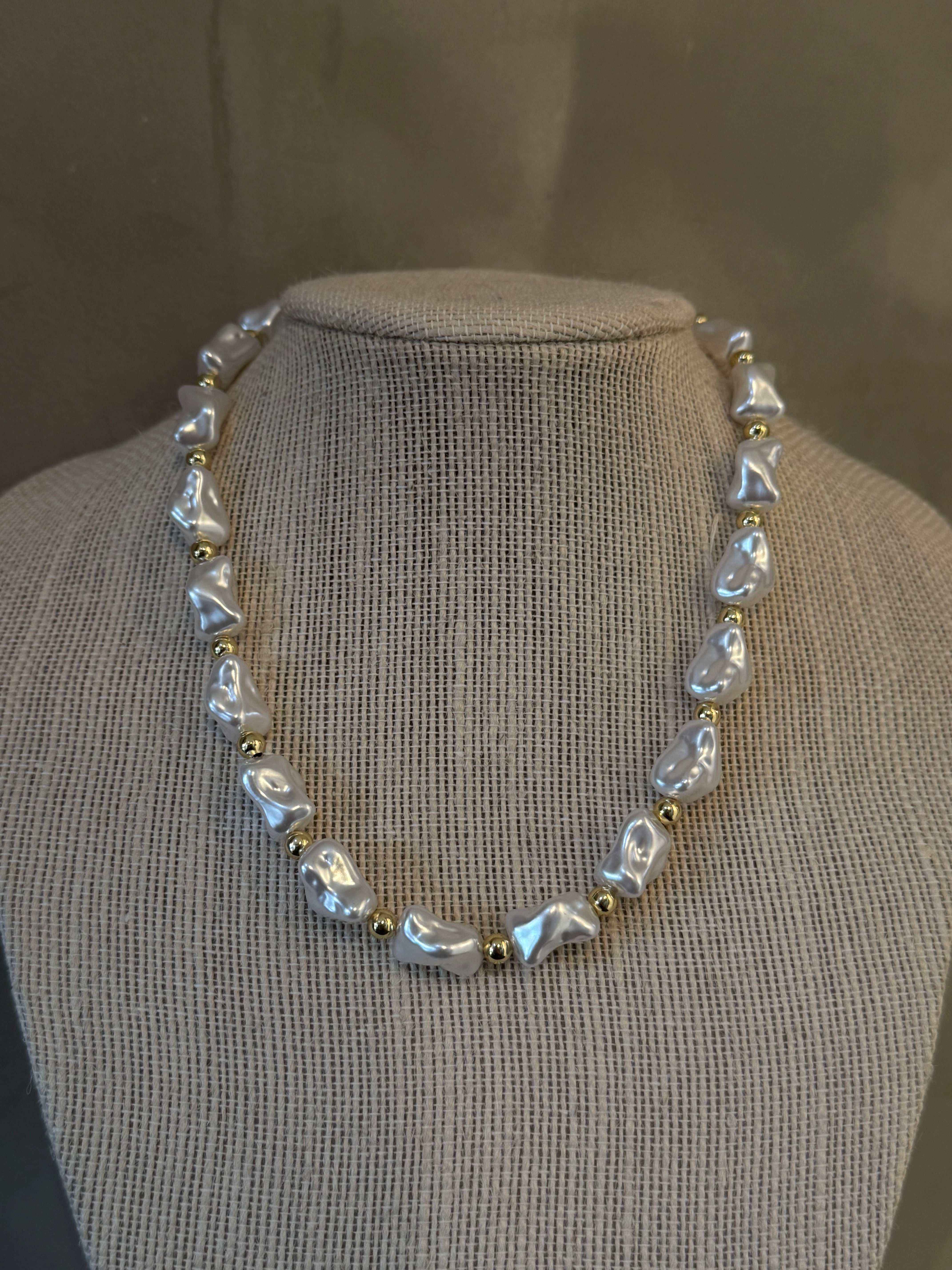 ARABELLA PEARL NECKLACE