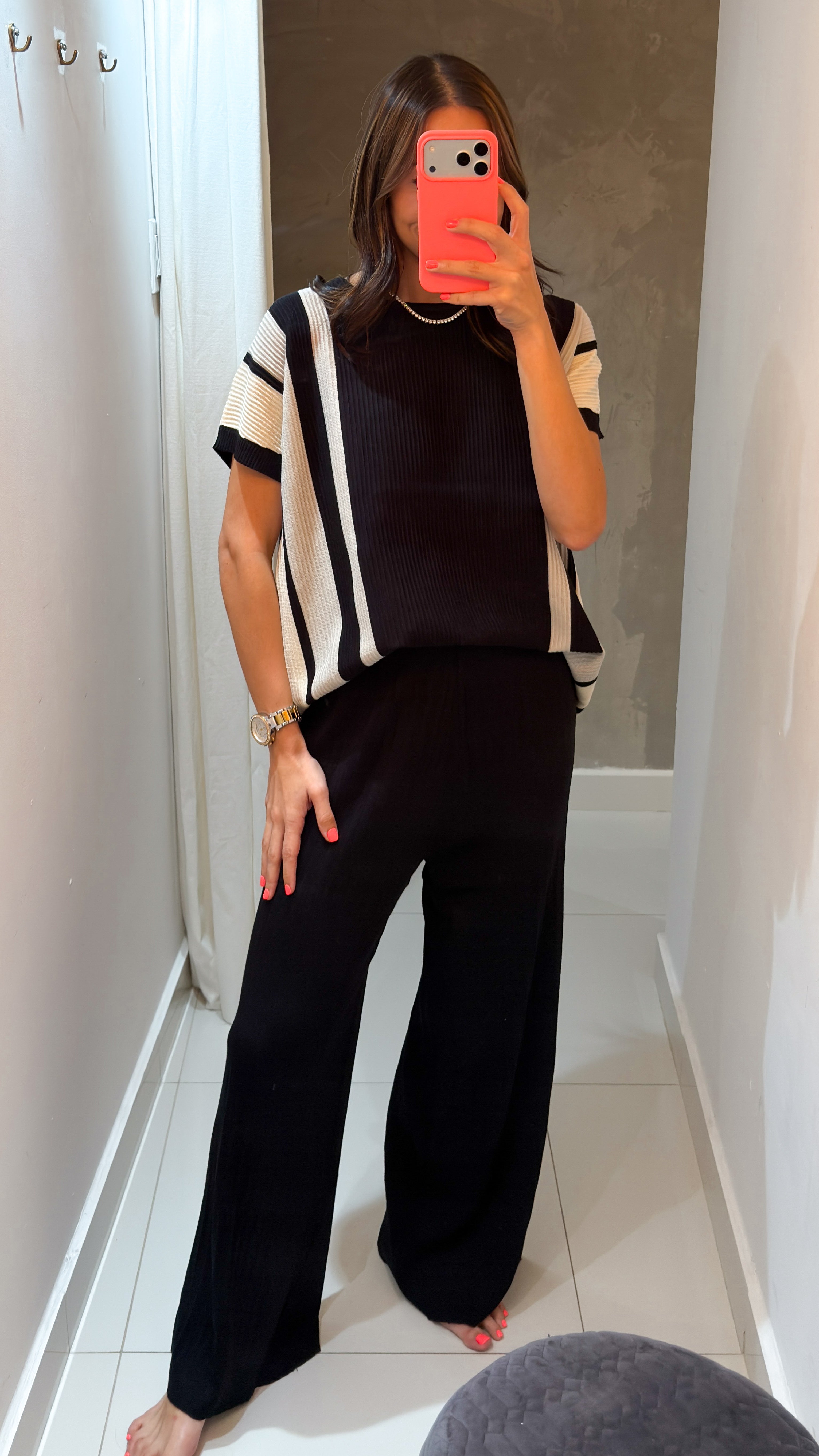 INDHIRA TRAVEL SET IN BLACK