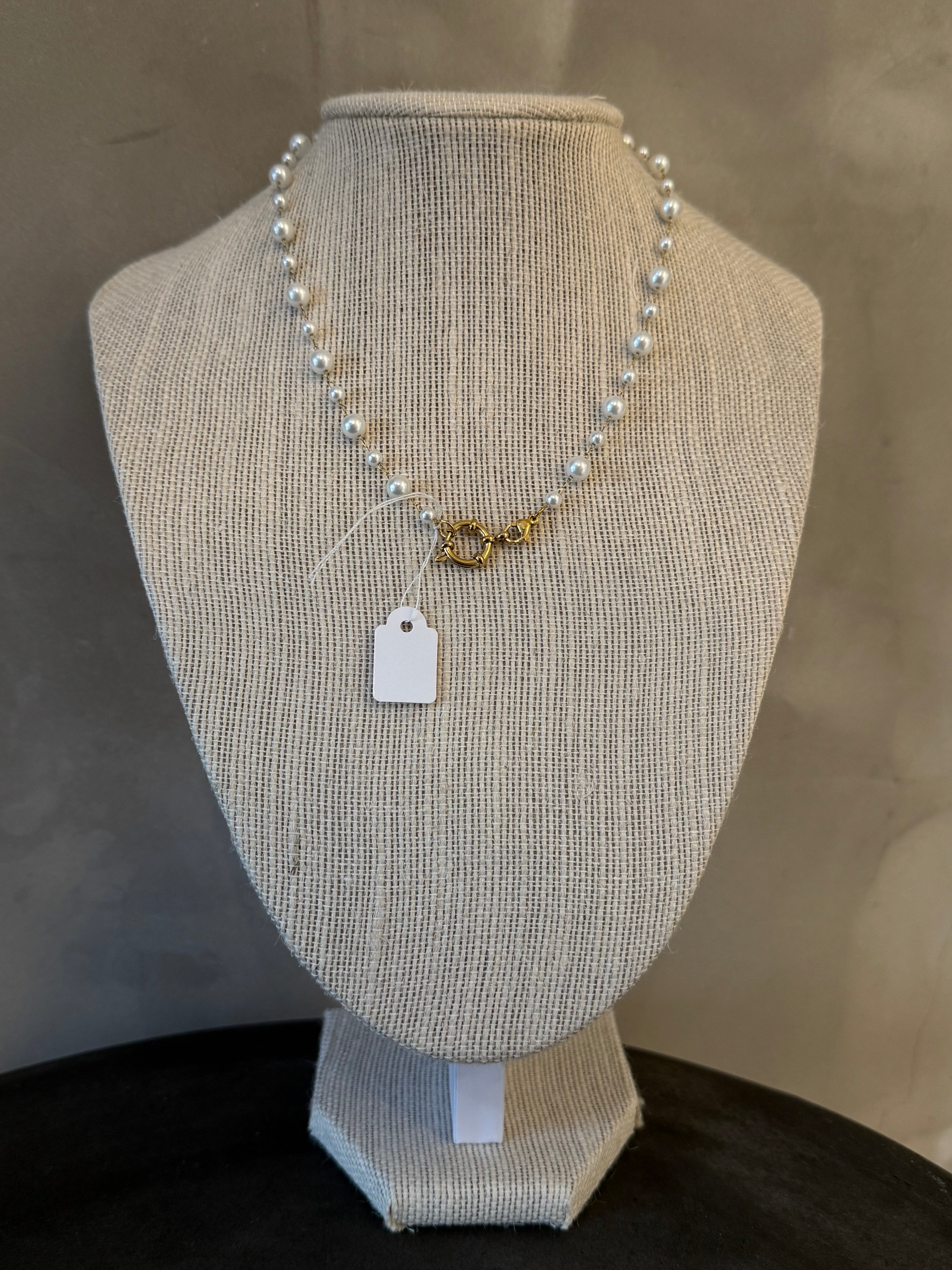 ELIANA PEARL NECKLACE