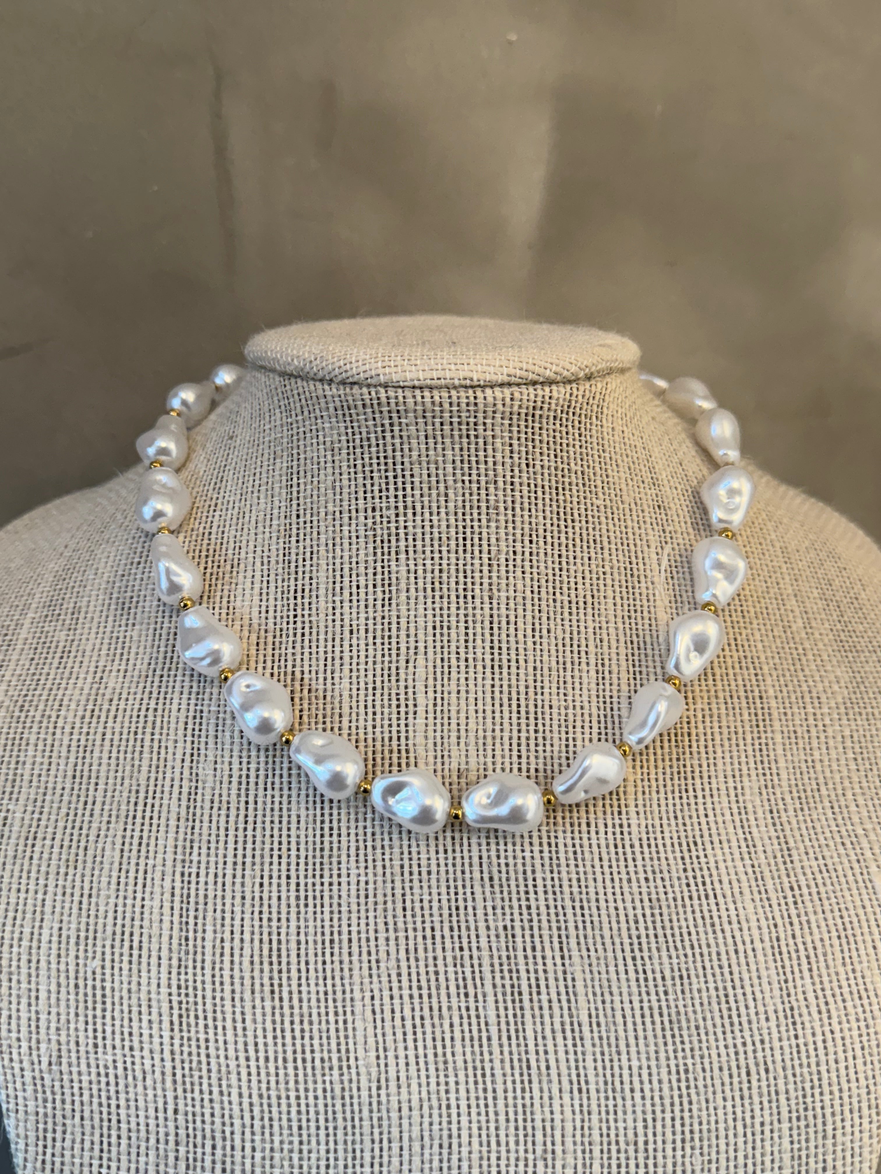 JULIA PEARL NECKLACE