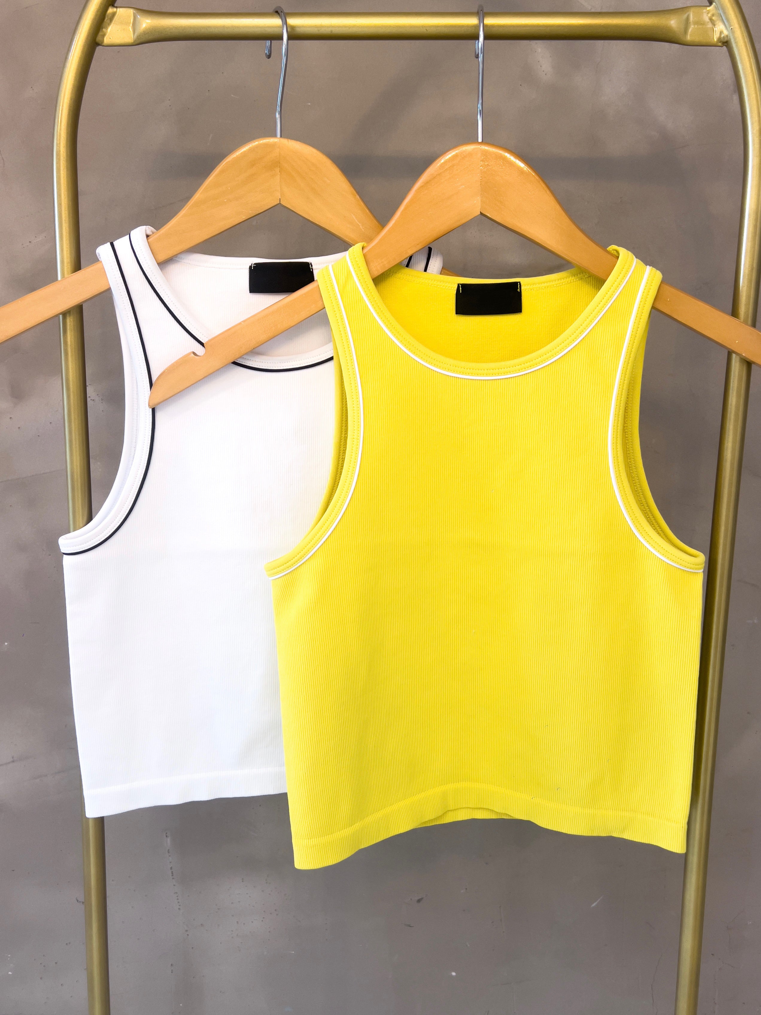CONTRAST STITCHING TANK