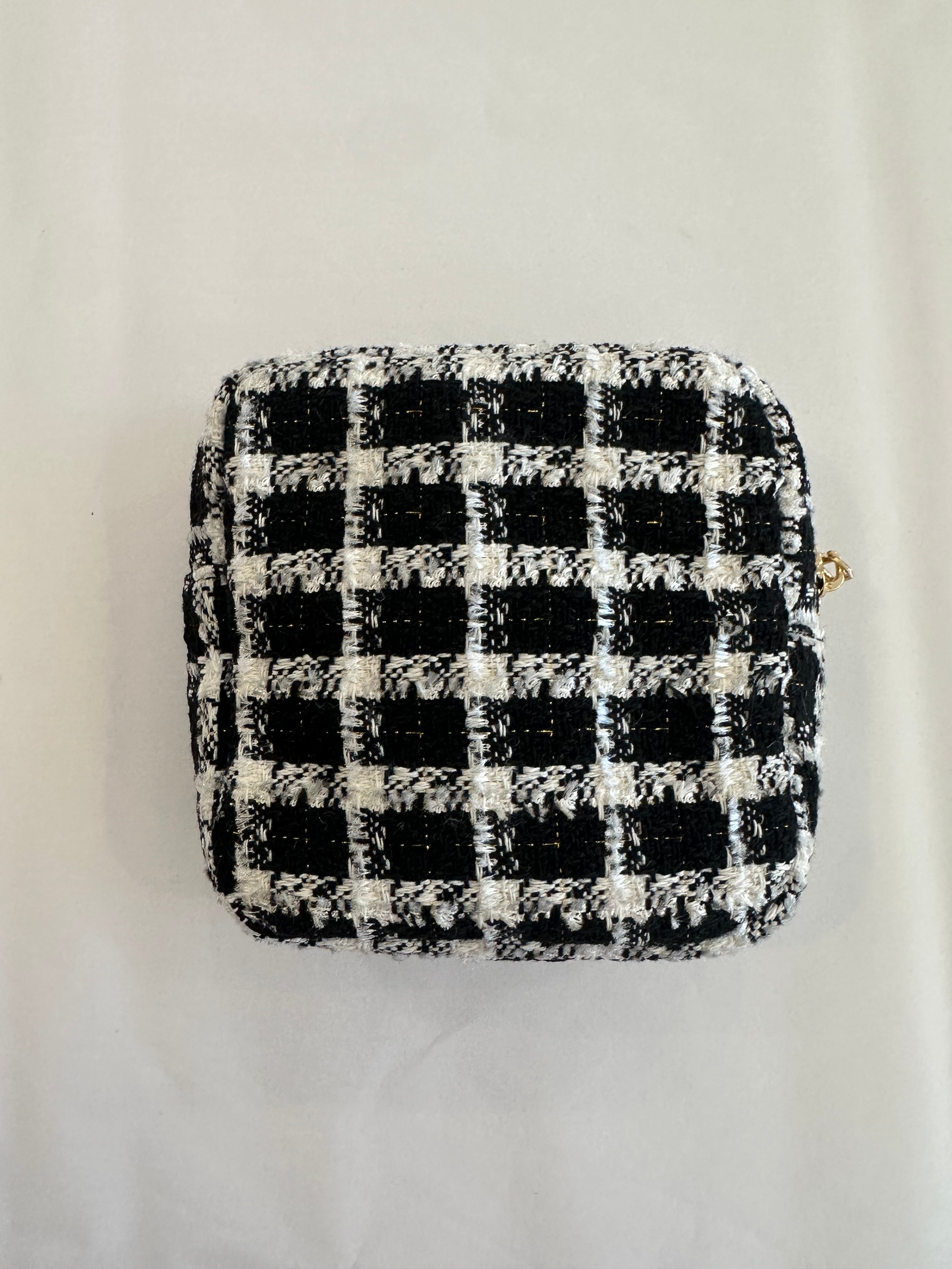 SARA TWEED POUCH