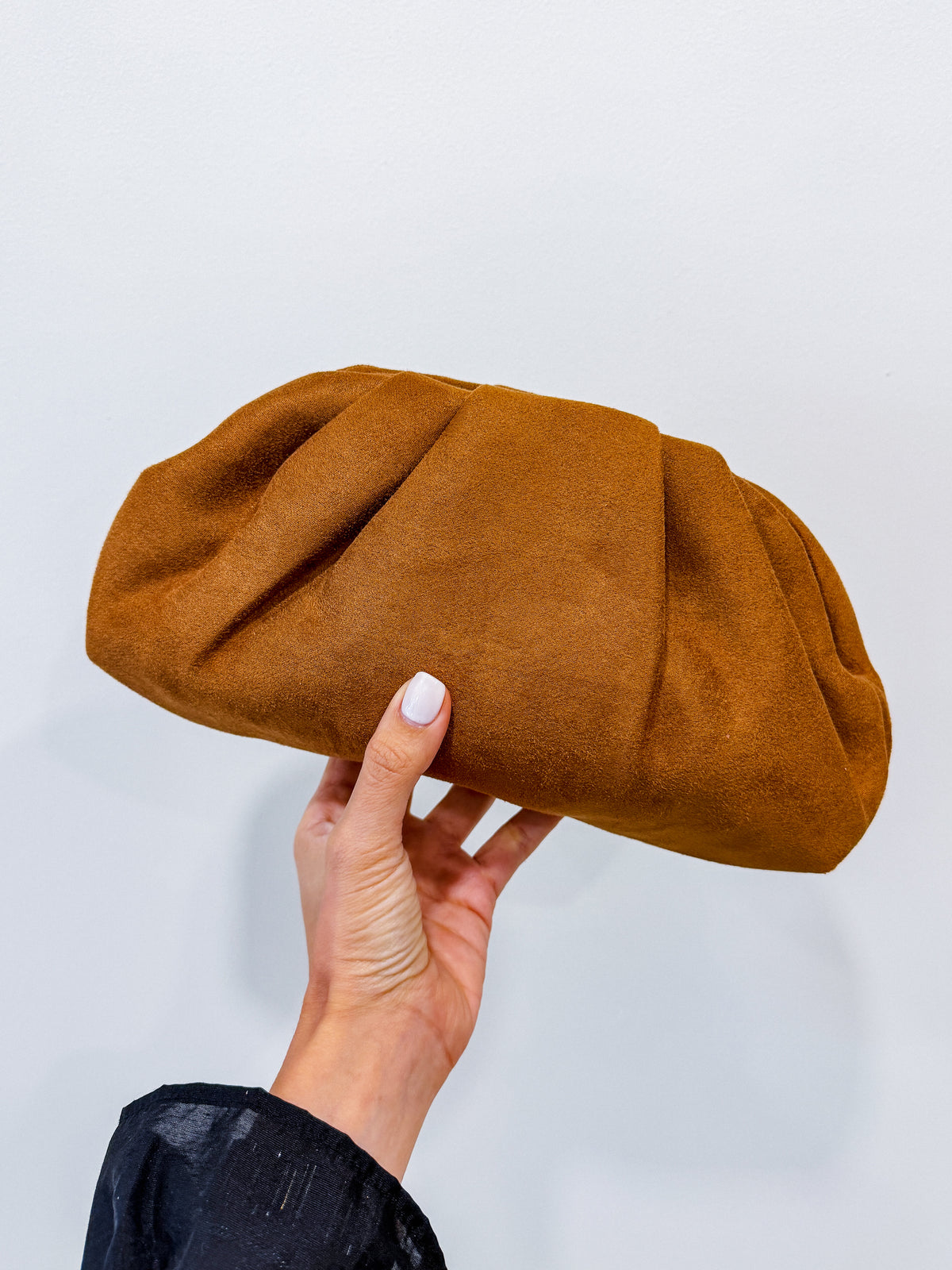 AMANDA SUEDE CLUTCH