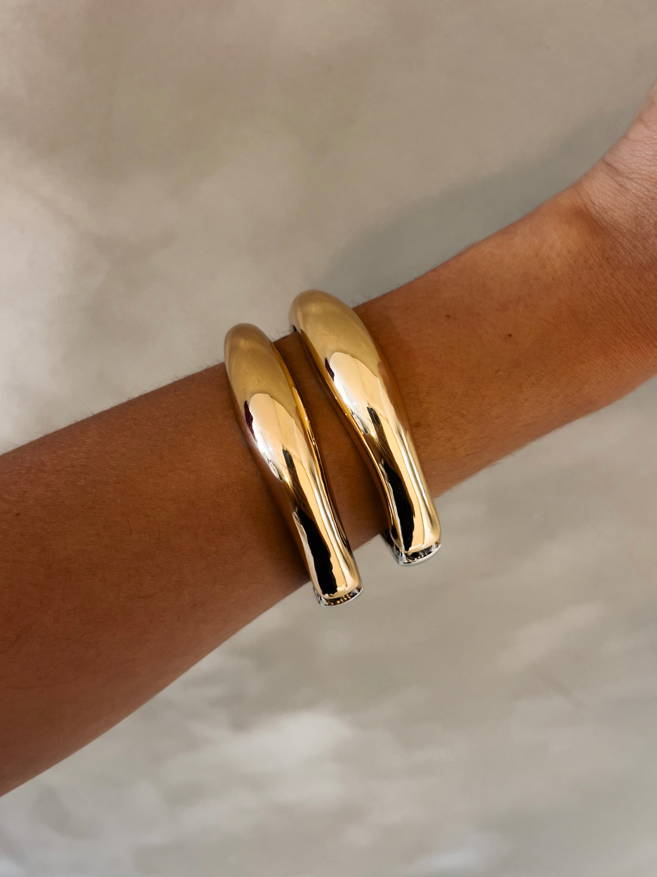 SASHA BANGLE IN SILVER/GOLD