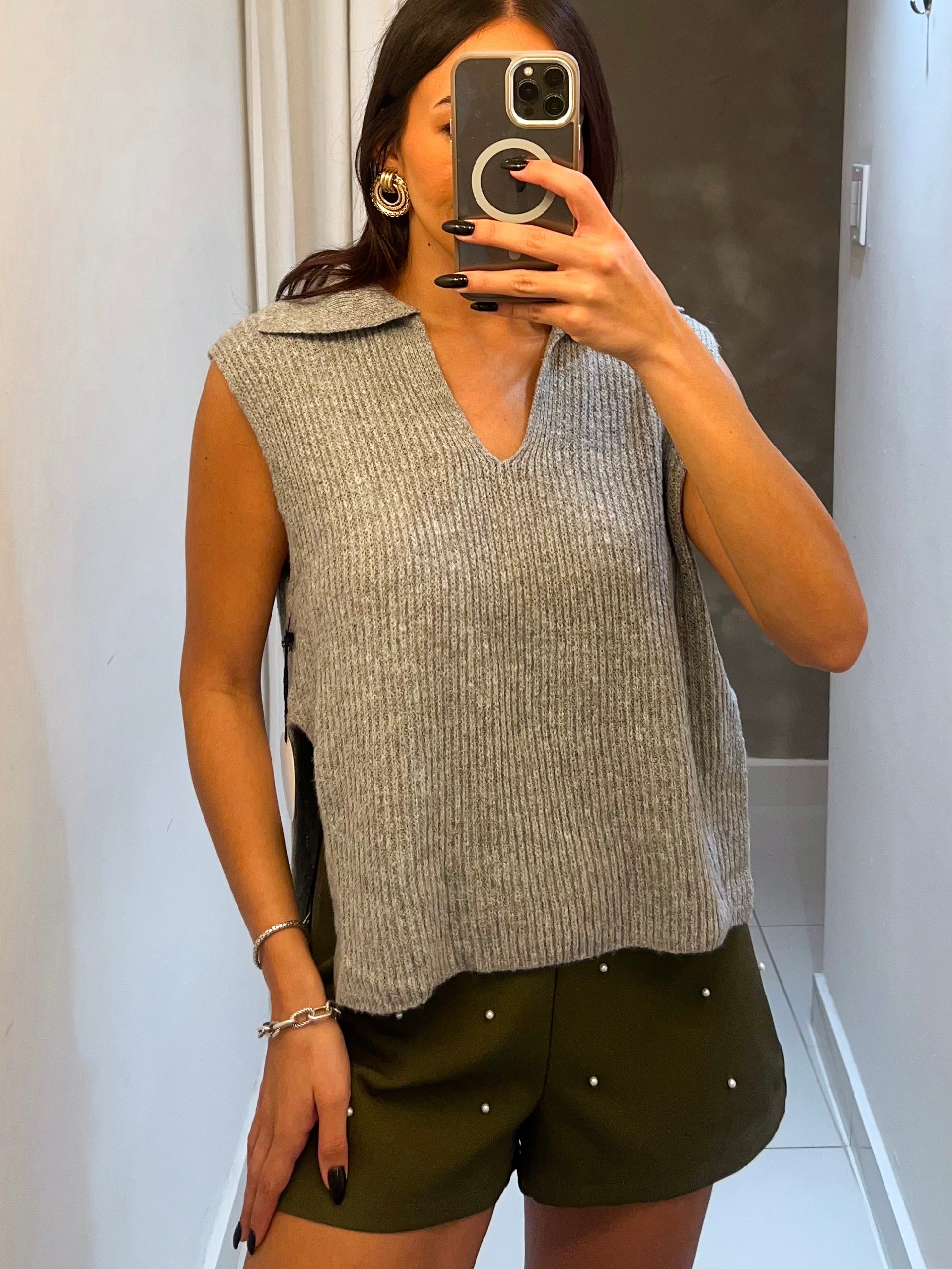 SYLVIE SWEATER VEST IN HEATHER GREY