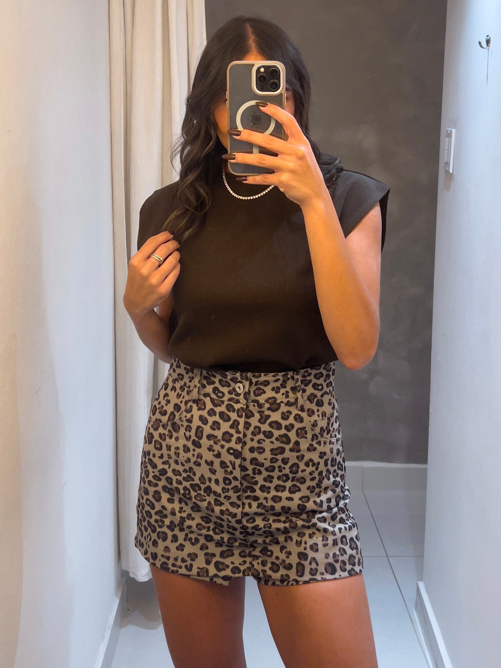 VICTORIA ANIMAL PRINT SKORT IN GREY