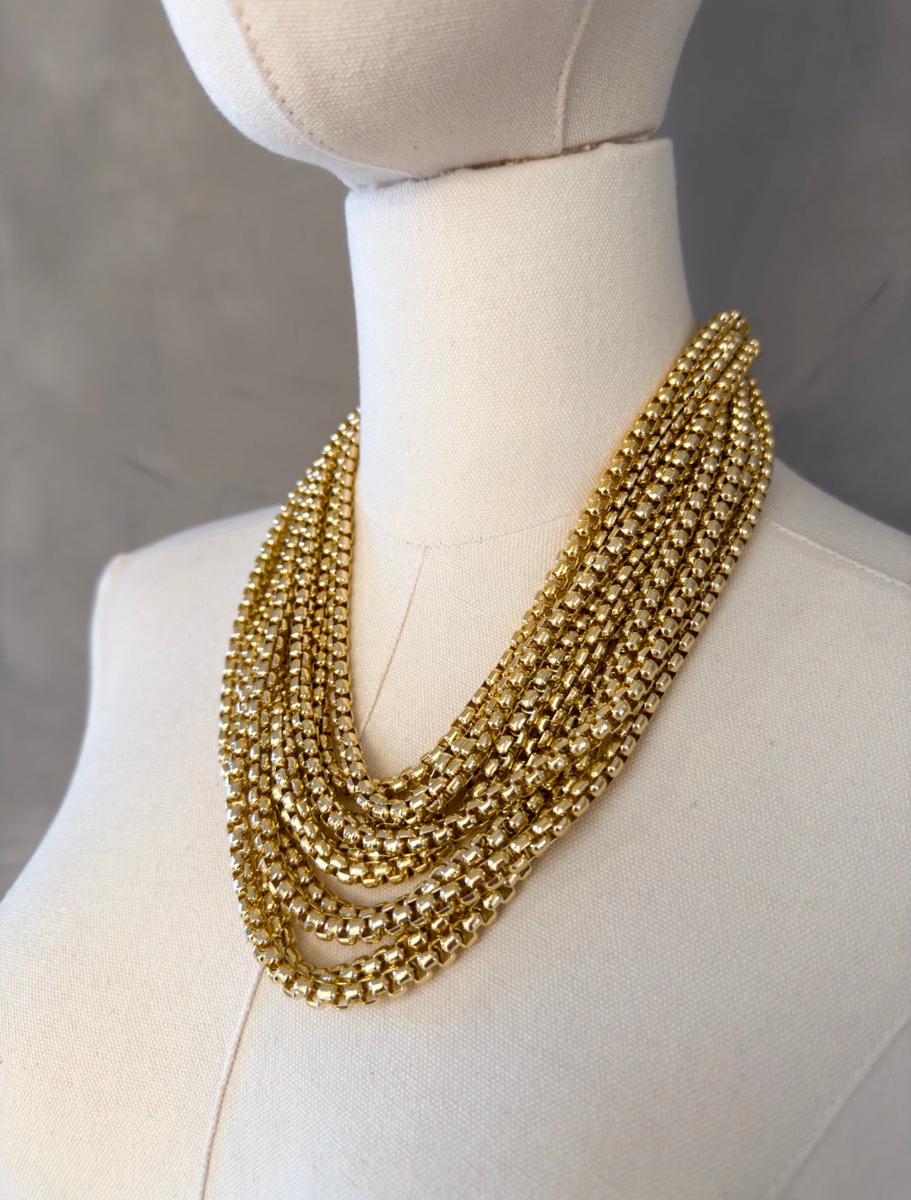 AMARA MULTI-LAYER SHORT GOLD NECKLACE
