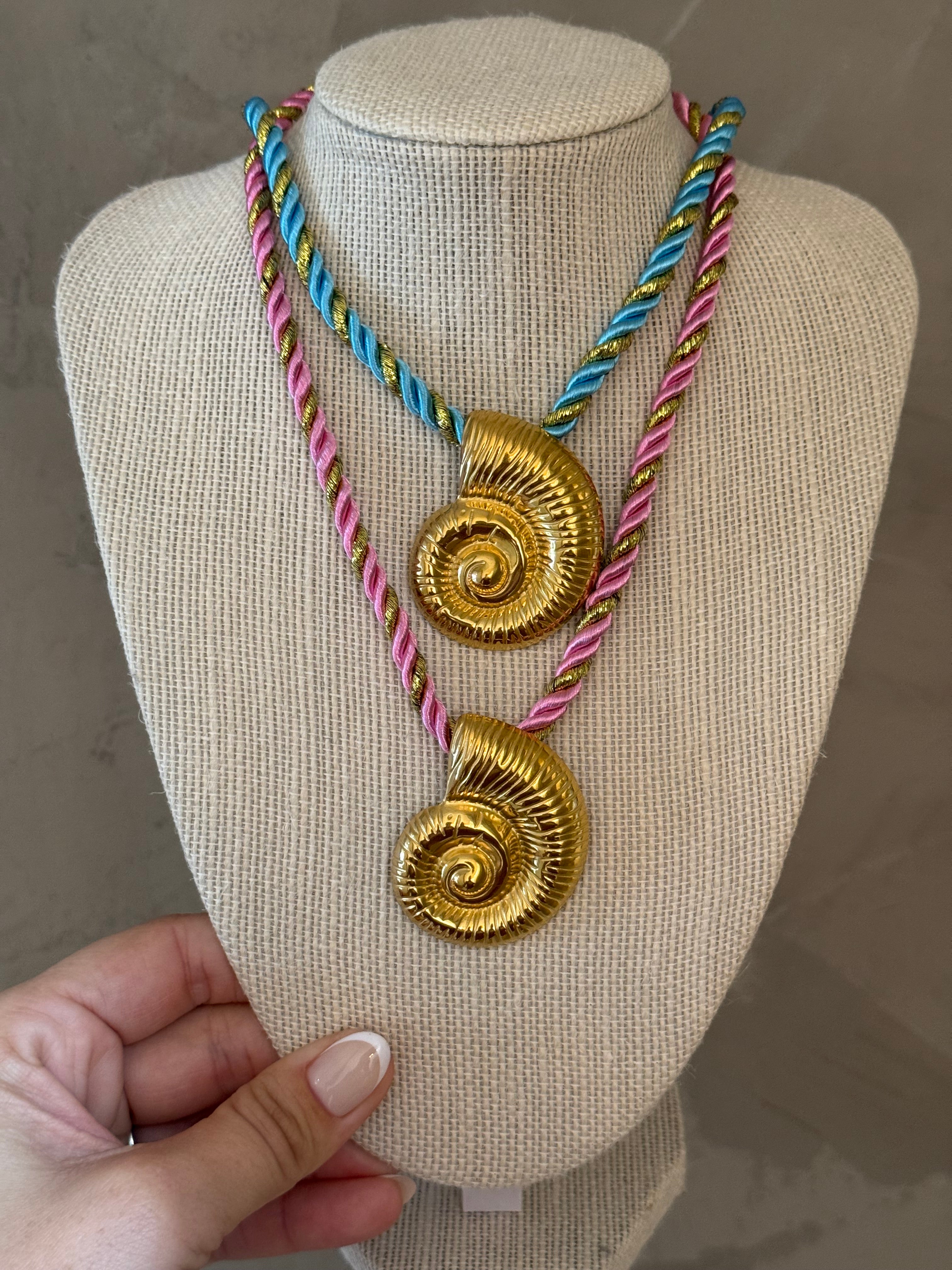SEA SHELL ROPE NECKLACE