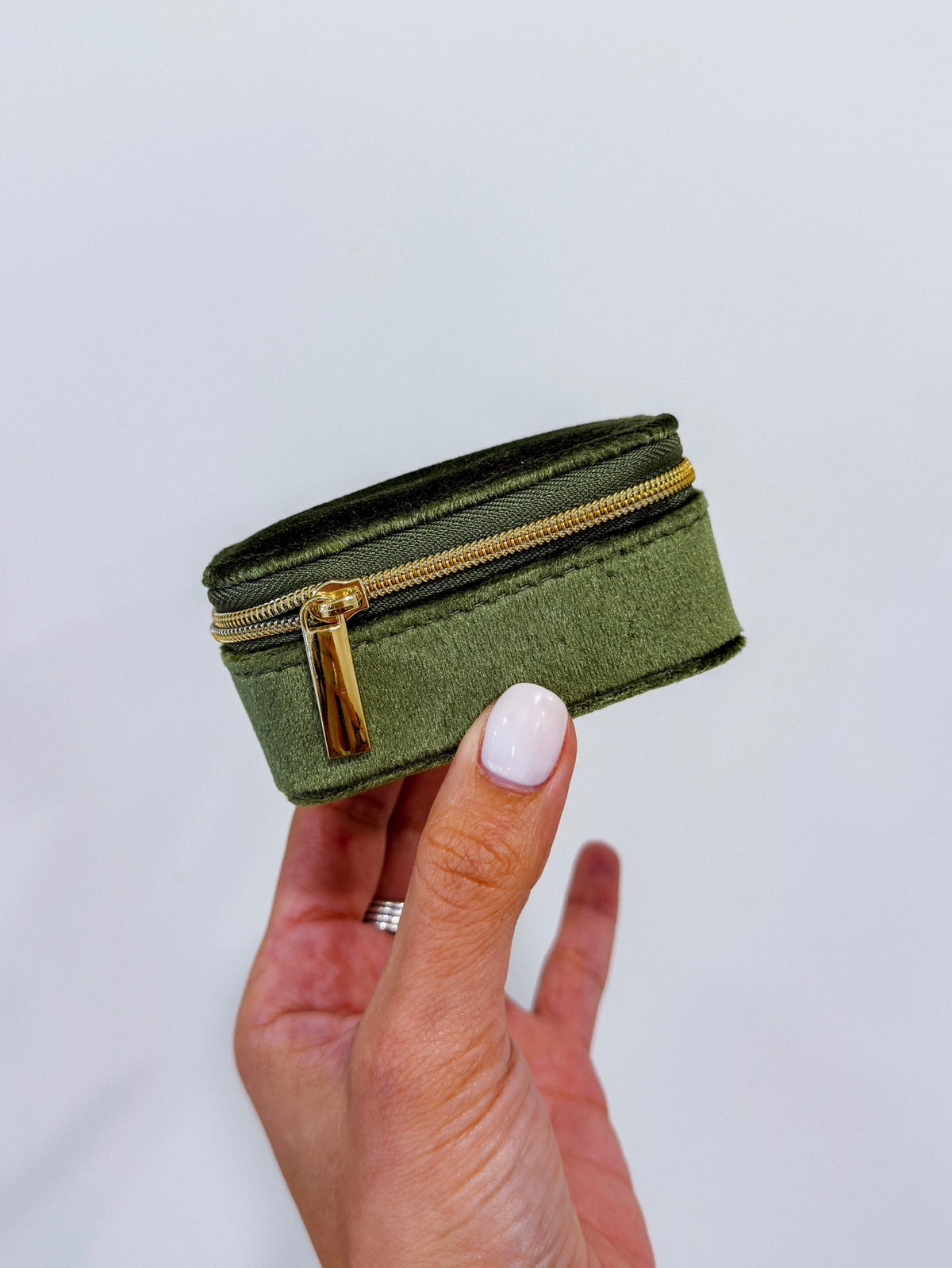 ANAHI VELVET JEWELRY BOX