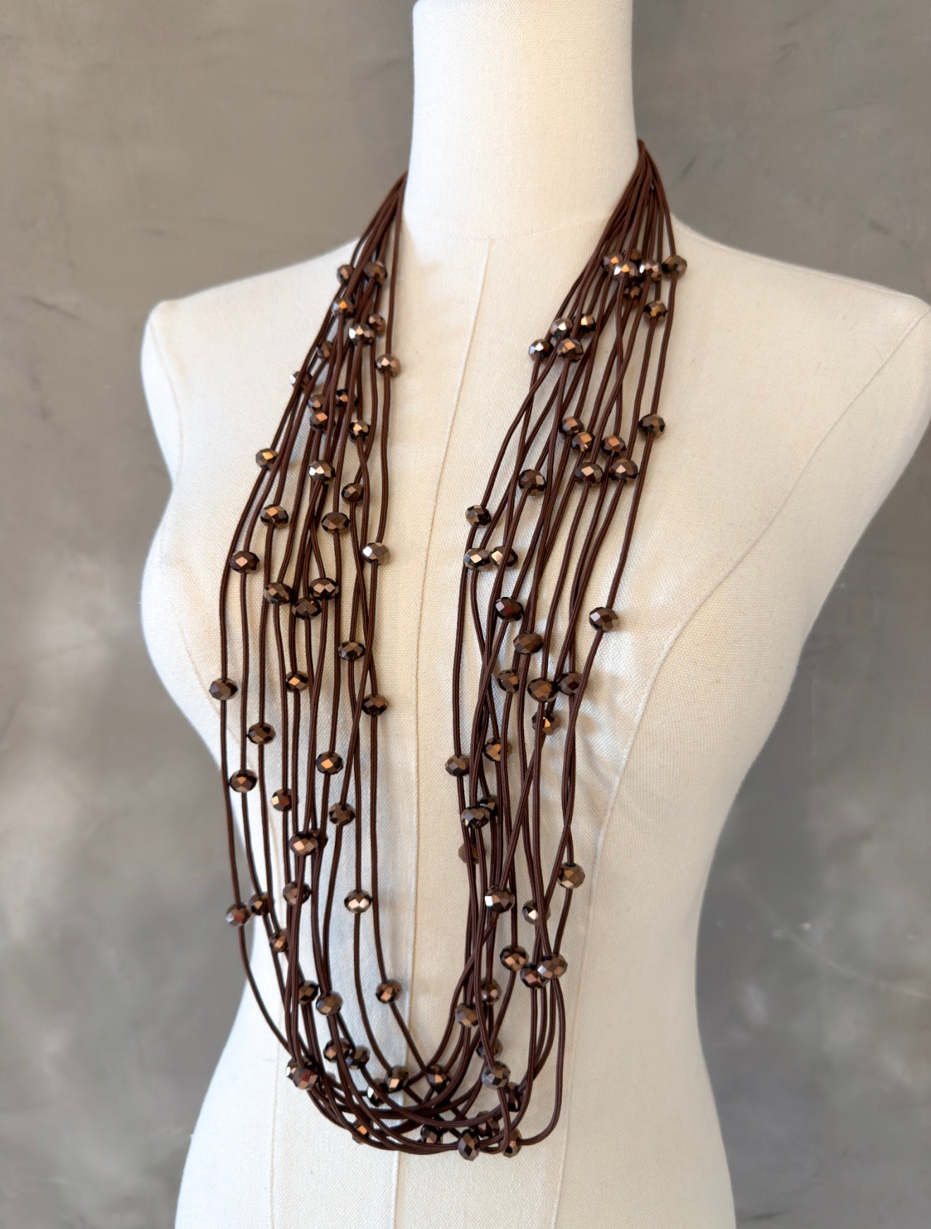 ANINA NECKLACE IN BROWN