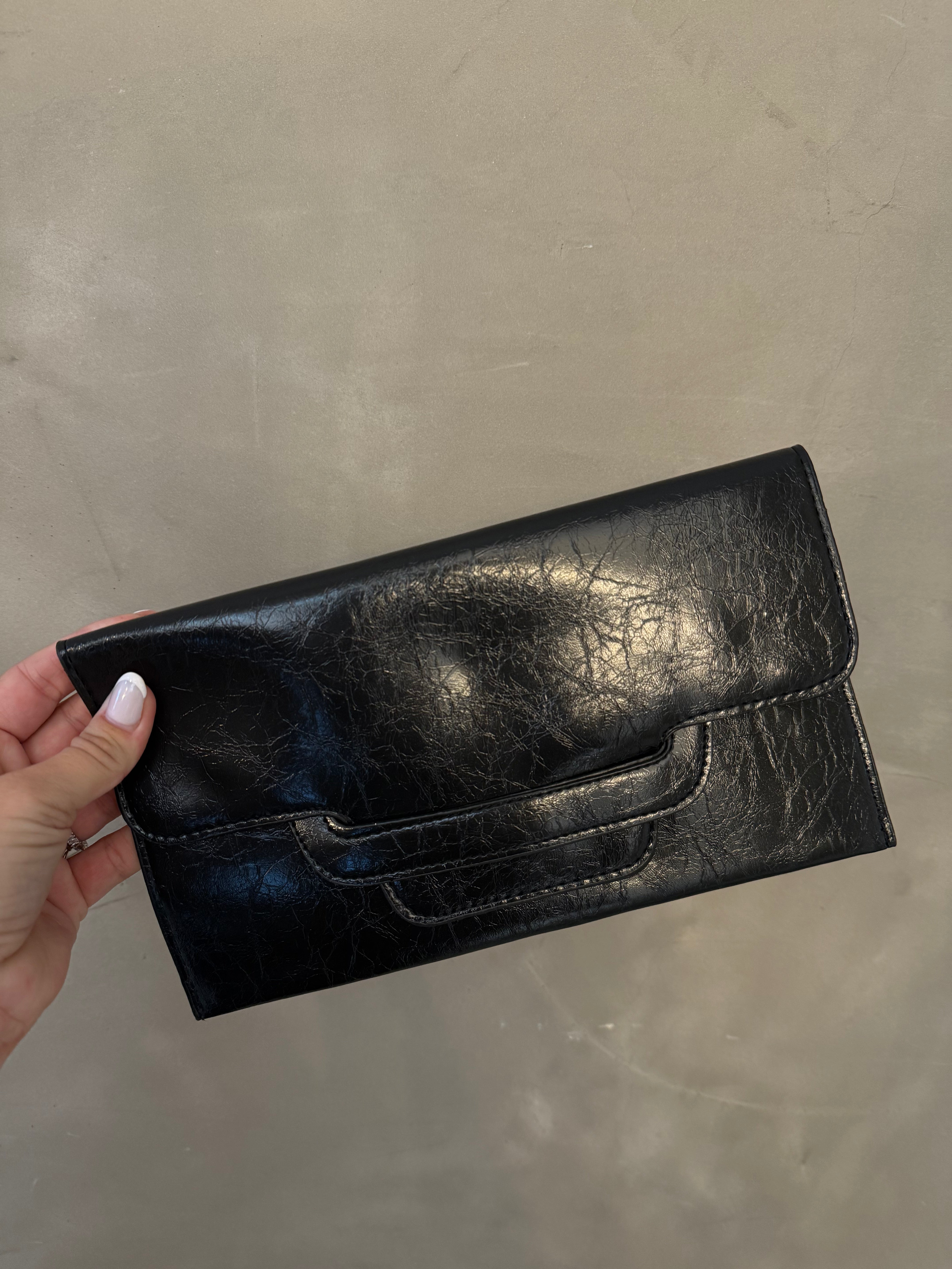 NICOLE METALLIC CLUTCH