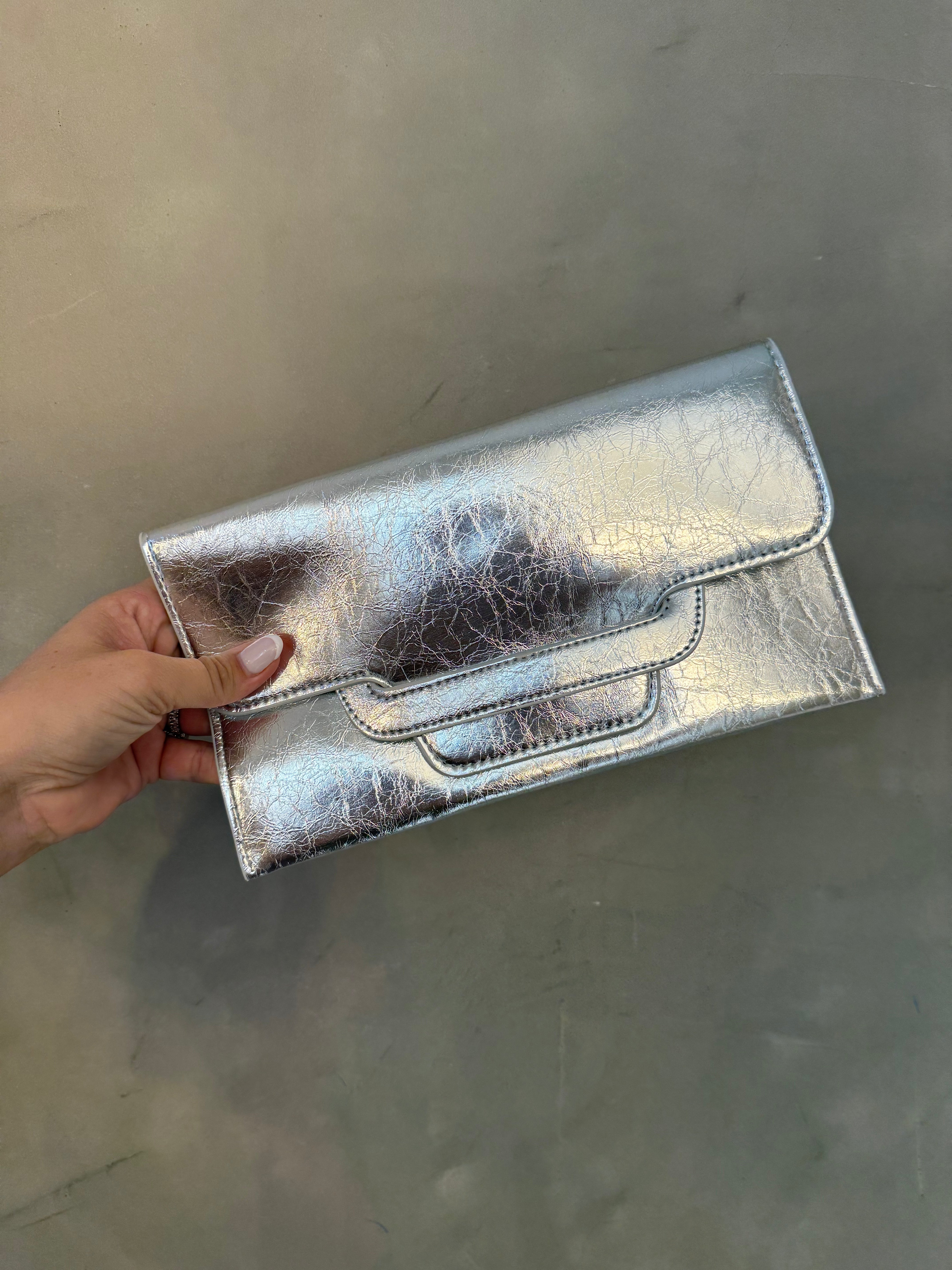 NICOLE METALLIC CLUTCH