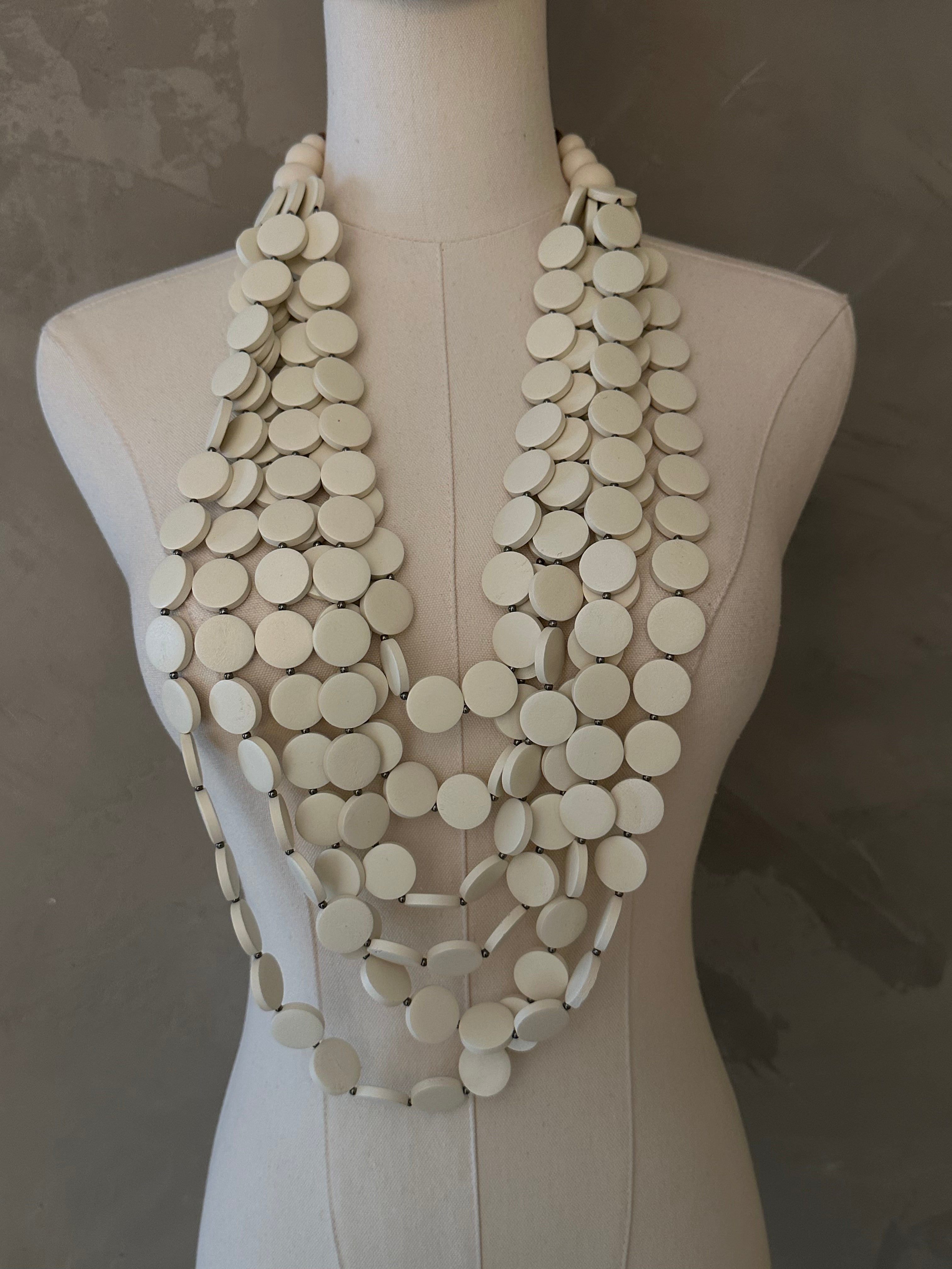 SARINA WHITE WOOD NECKLACE