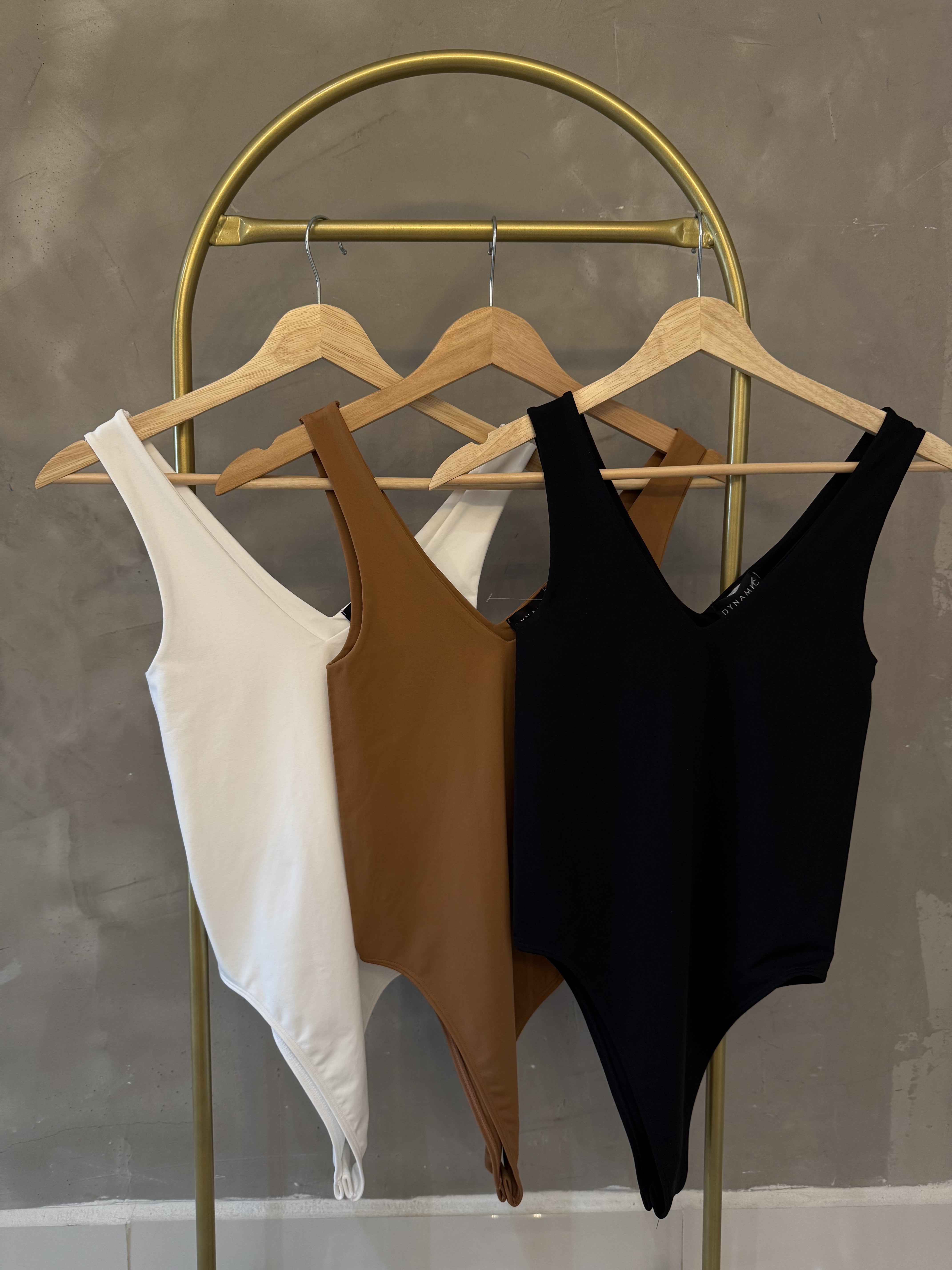 SARA VNECK BODYSUIT