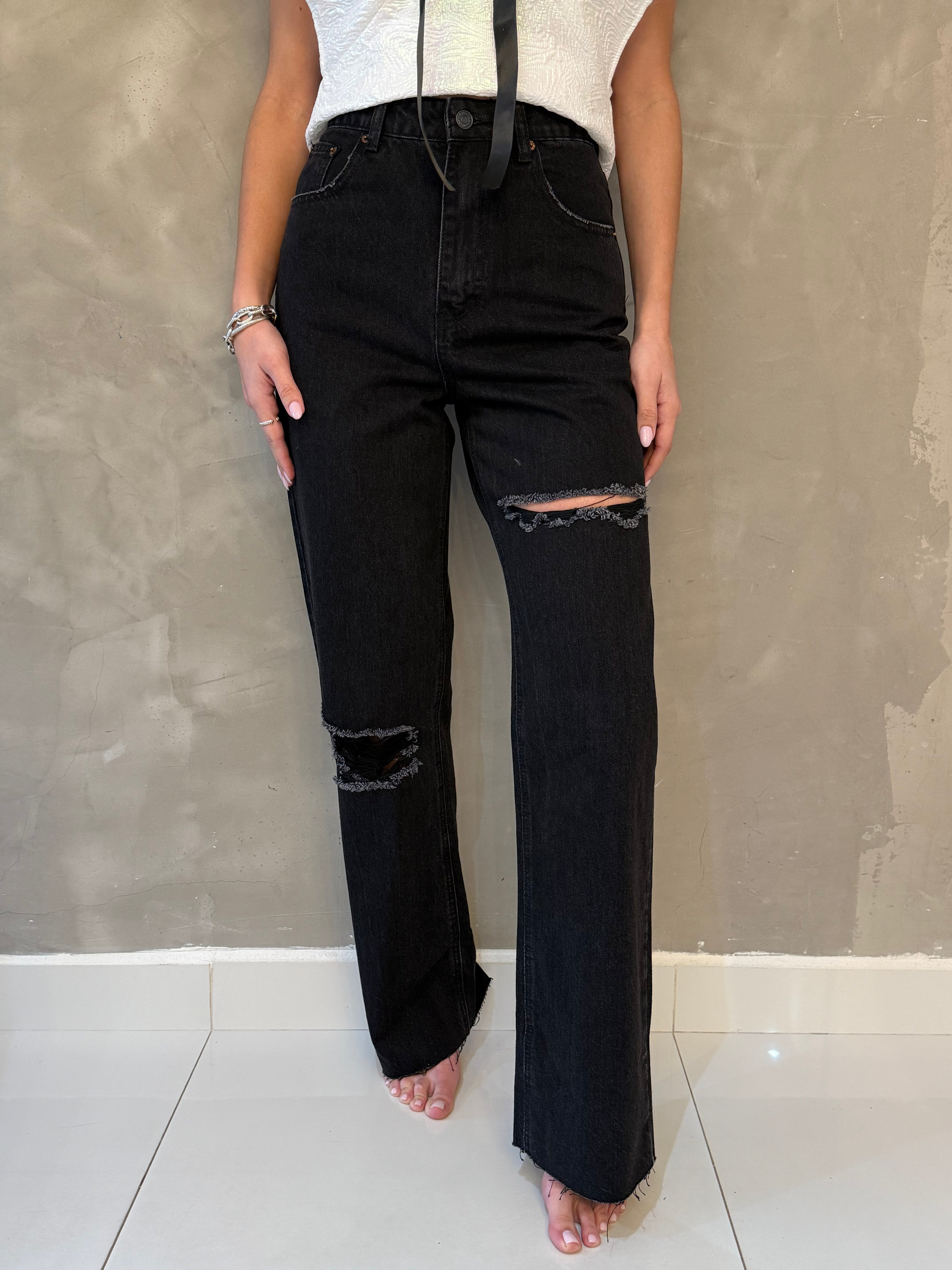 DANI BLACK DISTRESSED JEAN